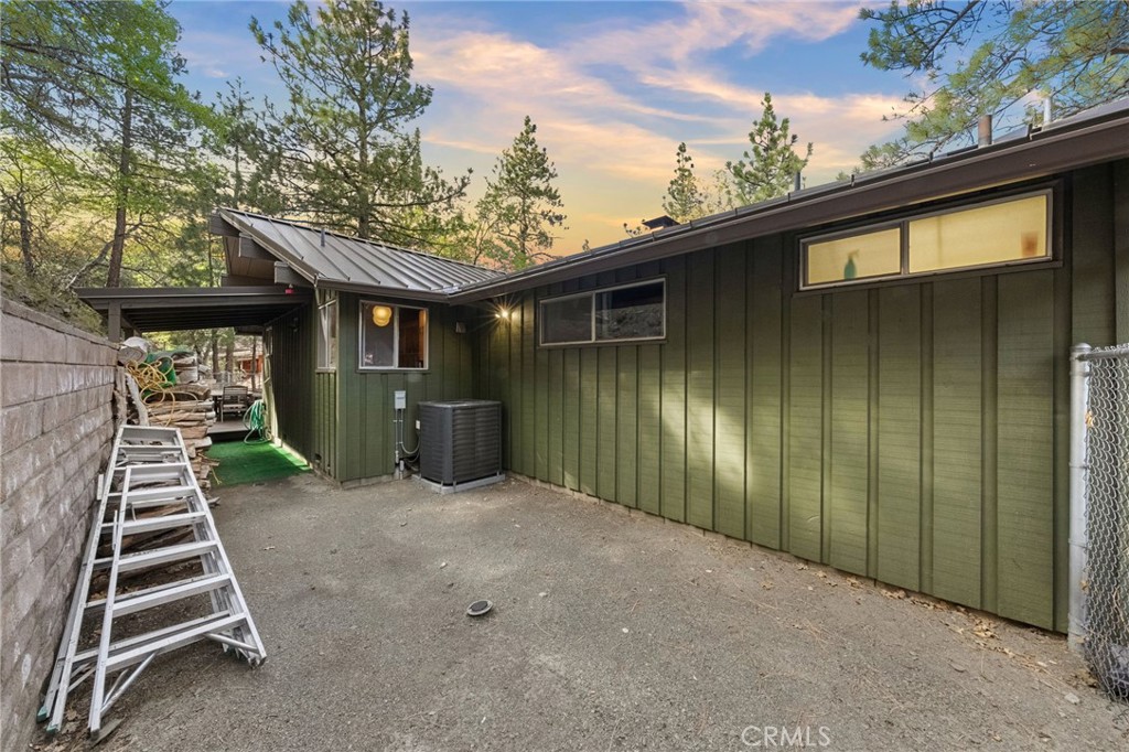 1159 Twin Lakes Drive