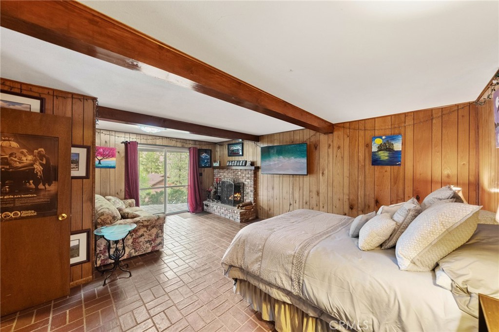 1159 Twin Lakes Drive