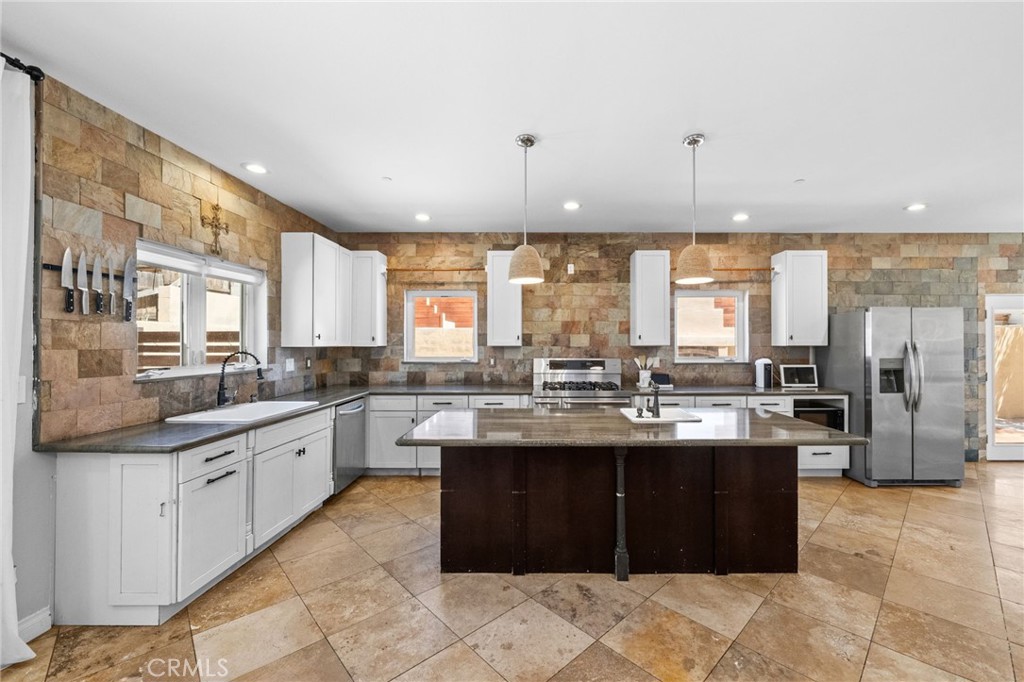 1102 Rivera Drive