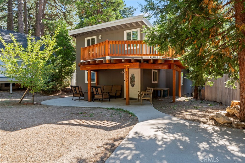 2557 Whispering Pines Drive