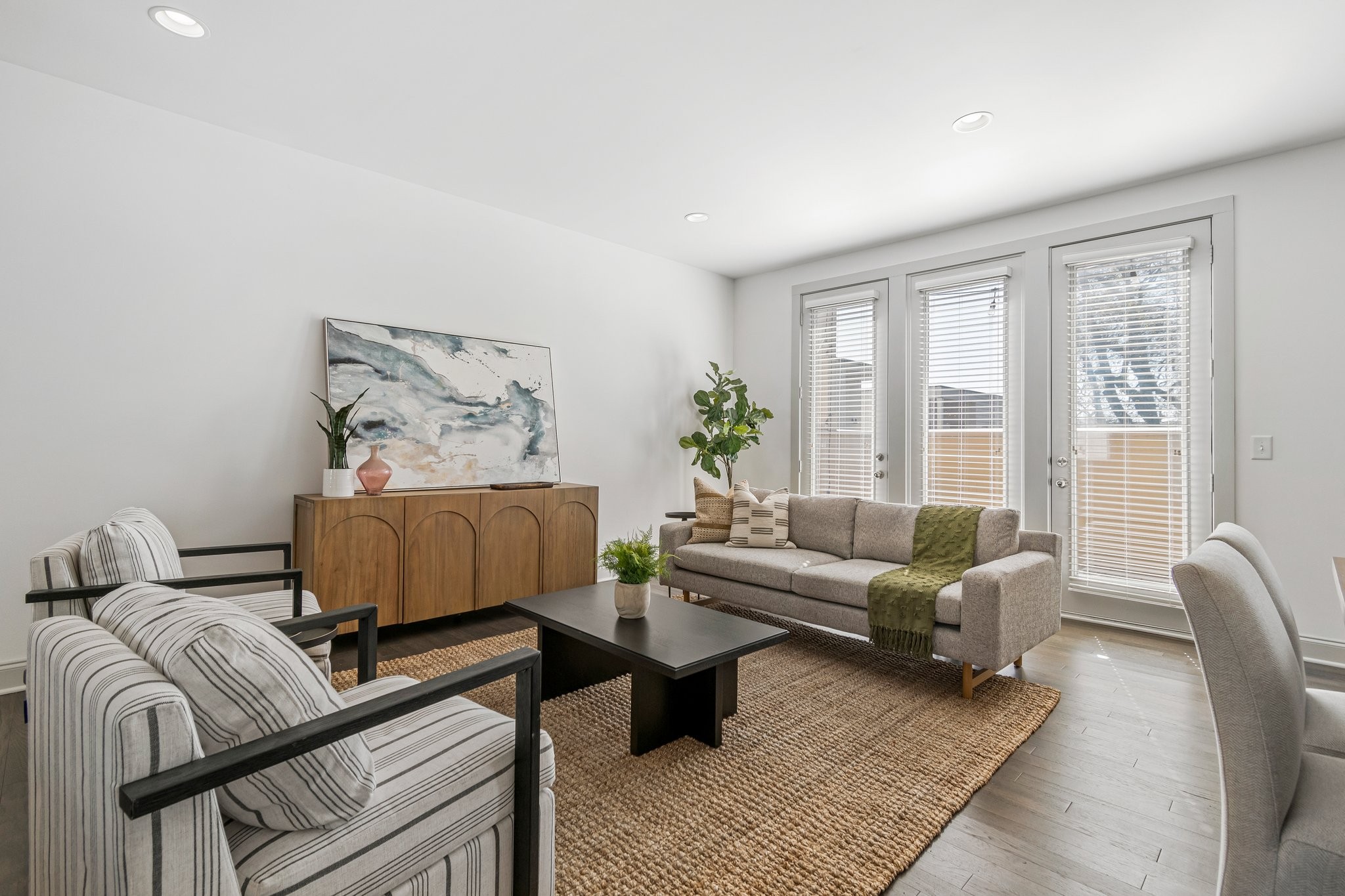 719 Douglas Ave Unit: 8