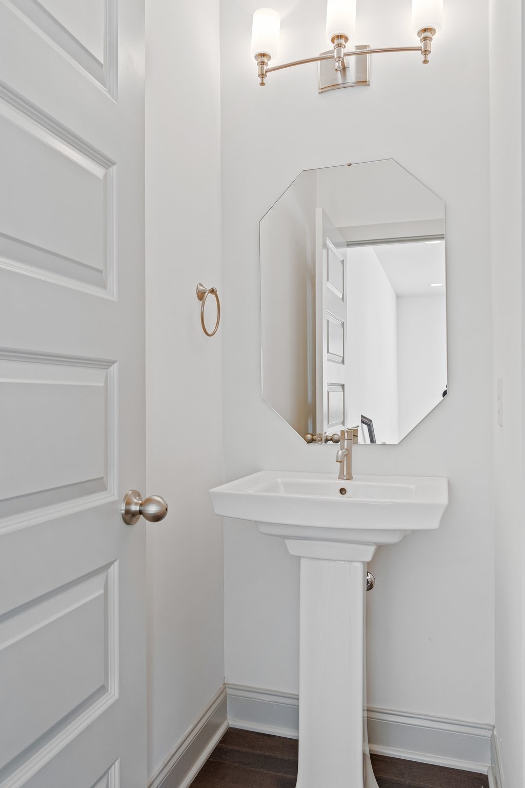 719 Douglas Ave Unit: 8