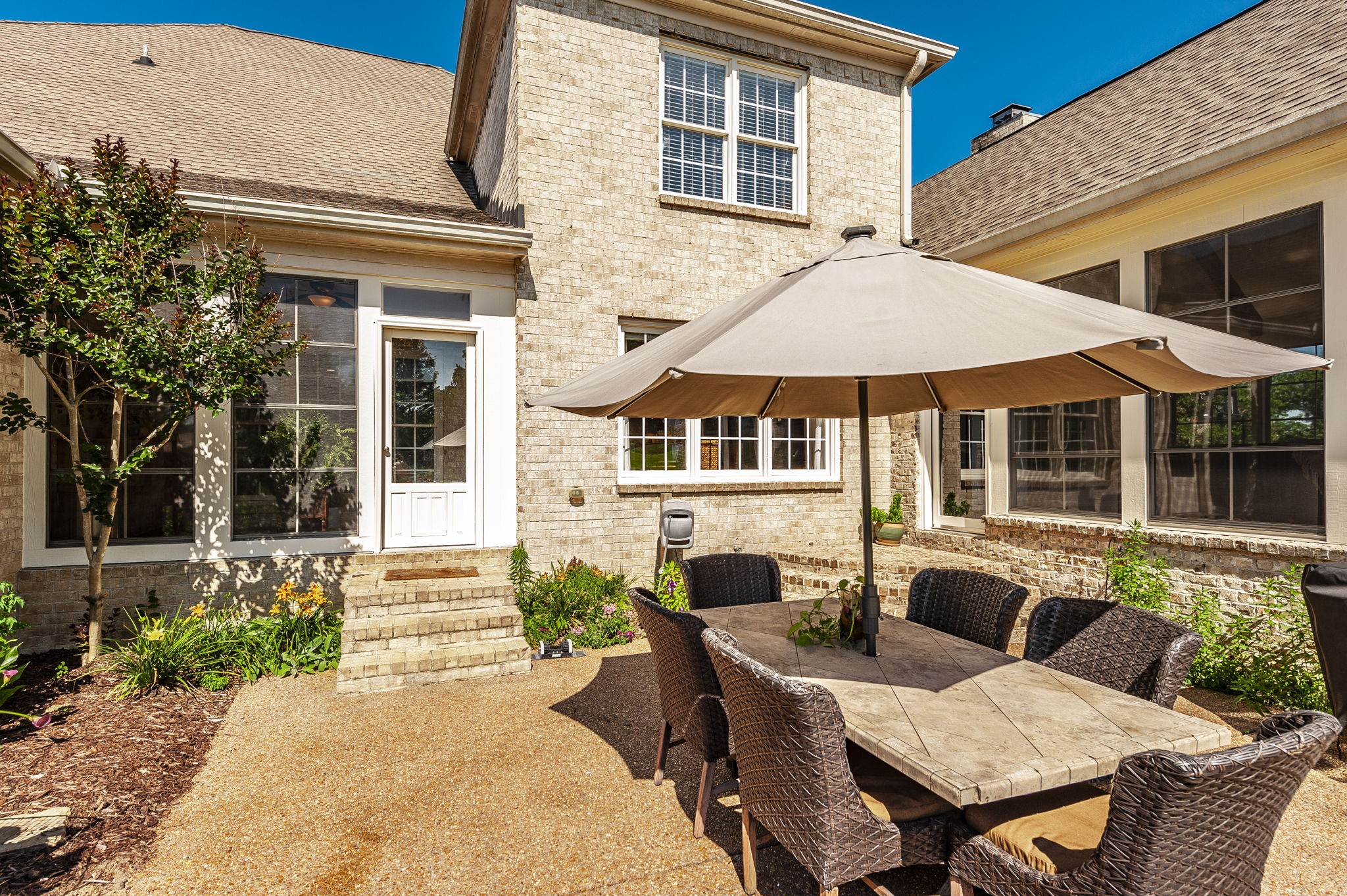 9687 Sapphire Ct