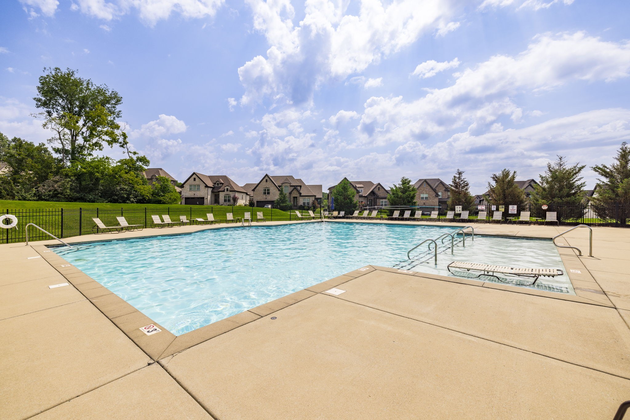 771 Rolling Creek Dr