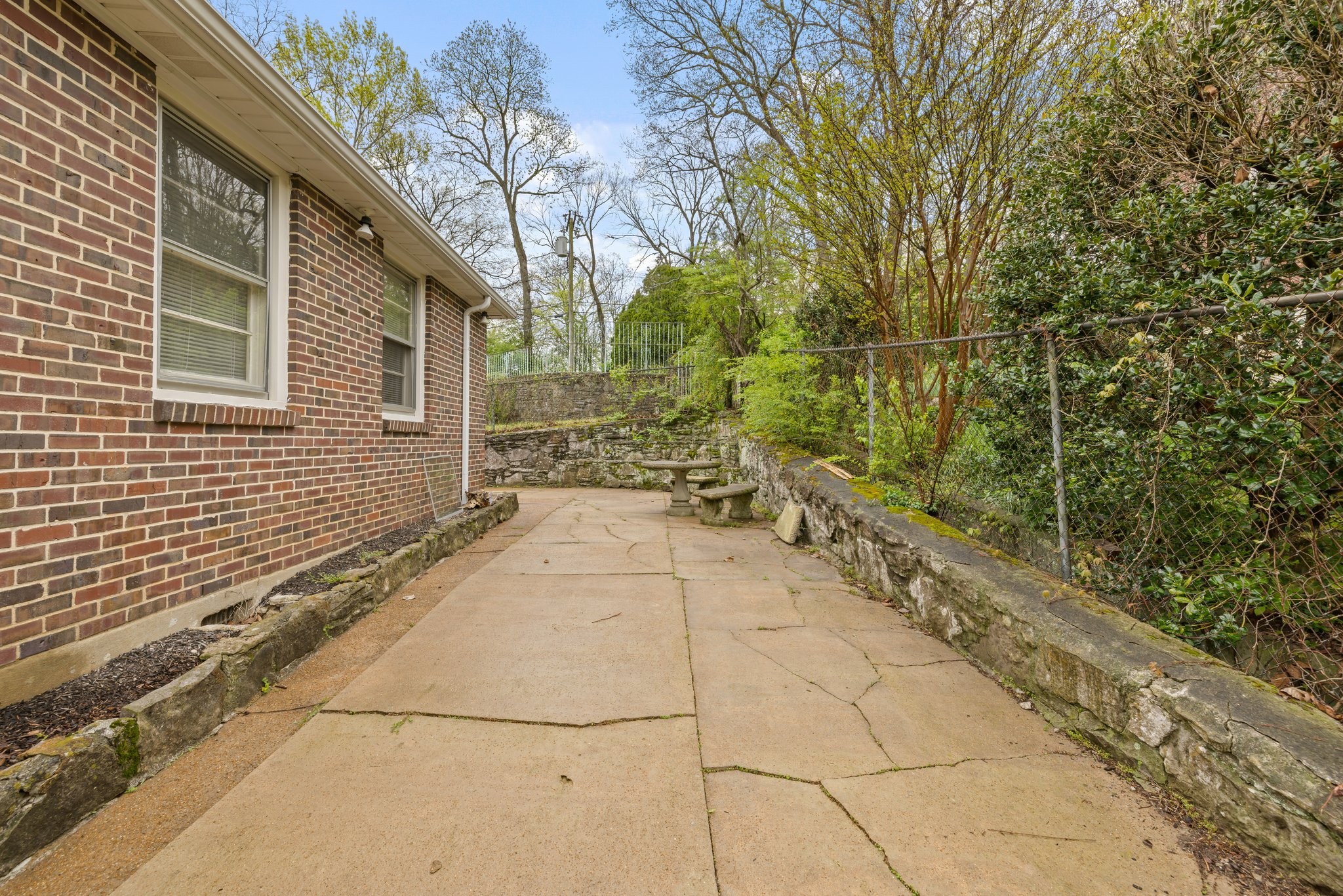 5705 Vine Ridge Dr