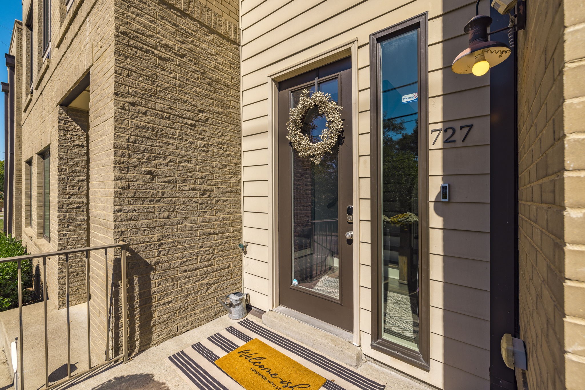 727 Douglas Ave