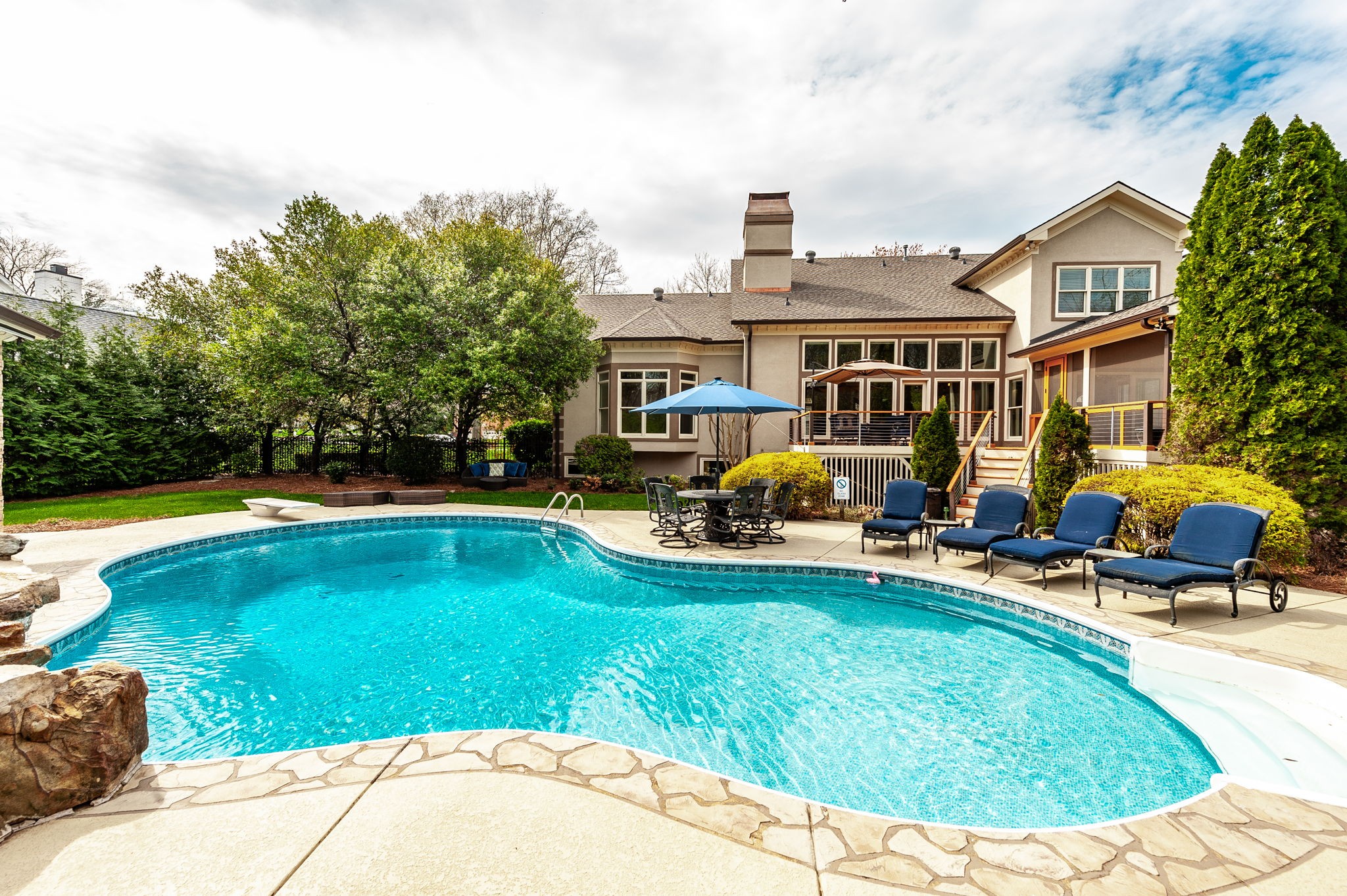 651 Post Oak Cir