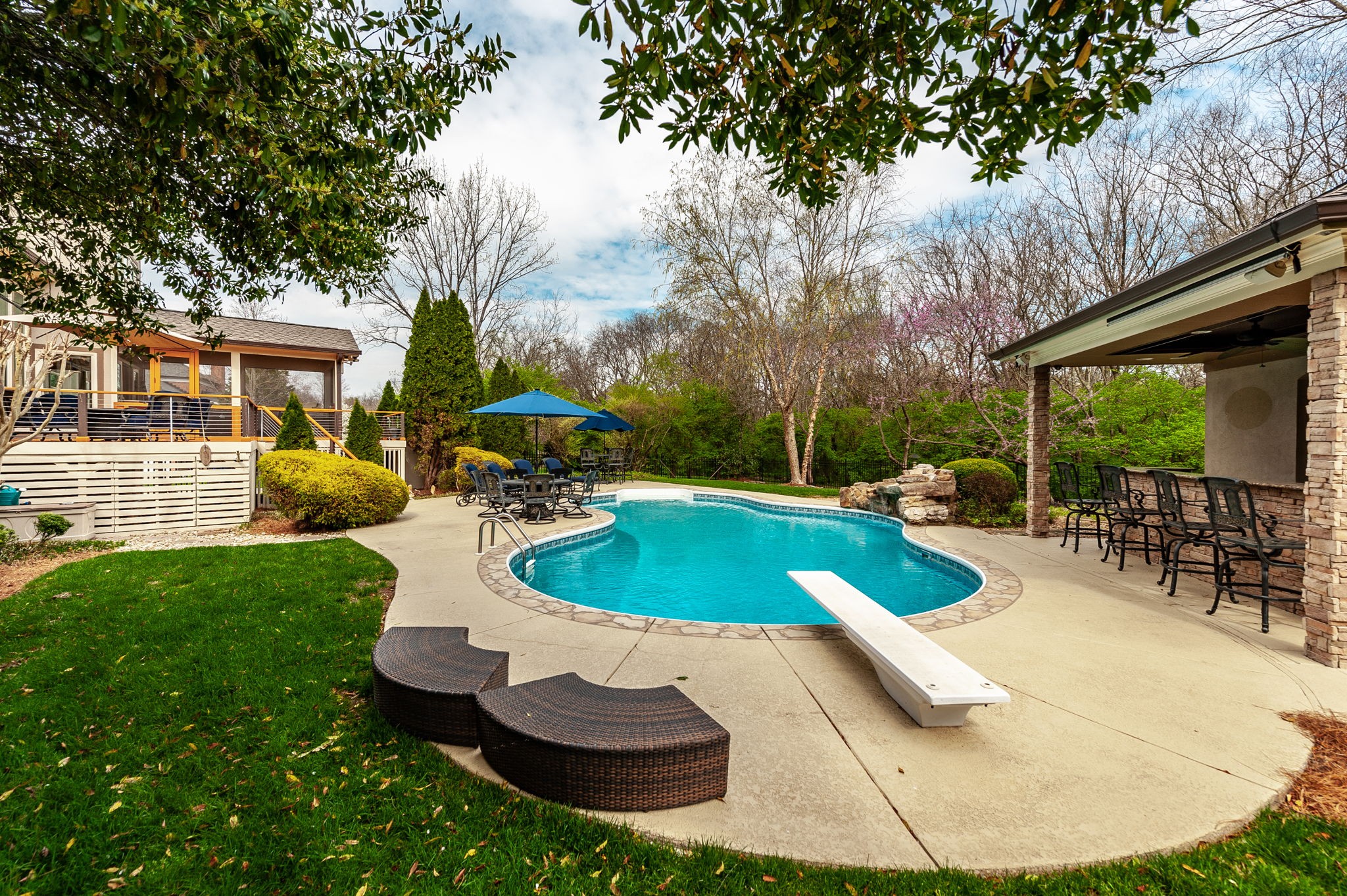 651 Post Oak Cir