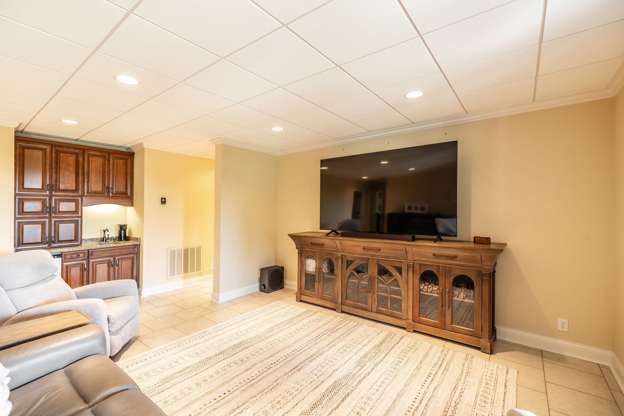 4047 Ironwood Dr
