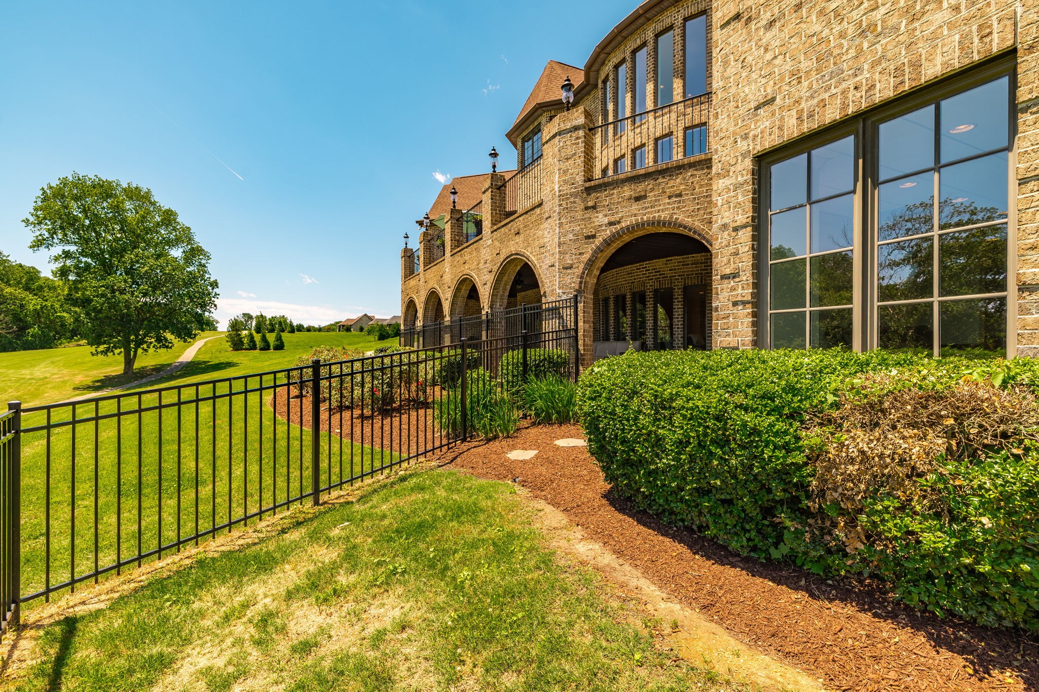 4047 Ironwood Dr