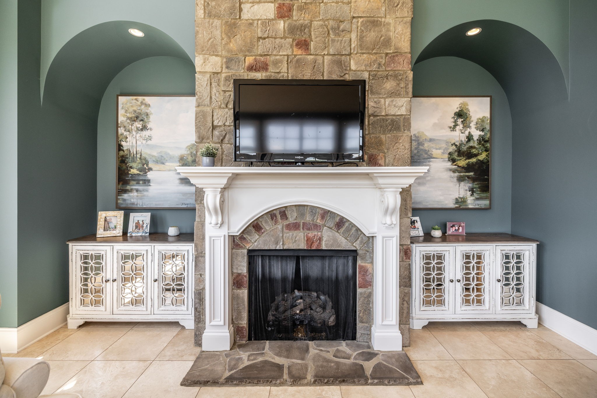 4047 Ironwood Dr