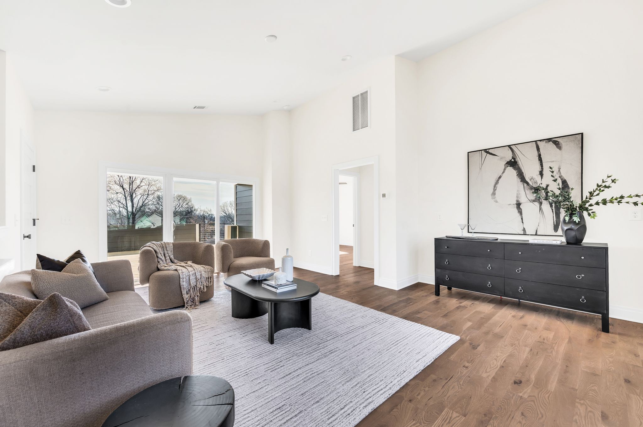 4B Belle Forrest Ave