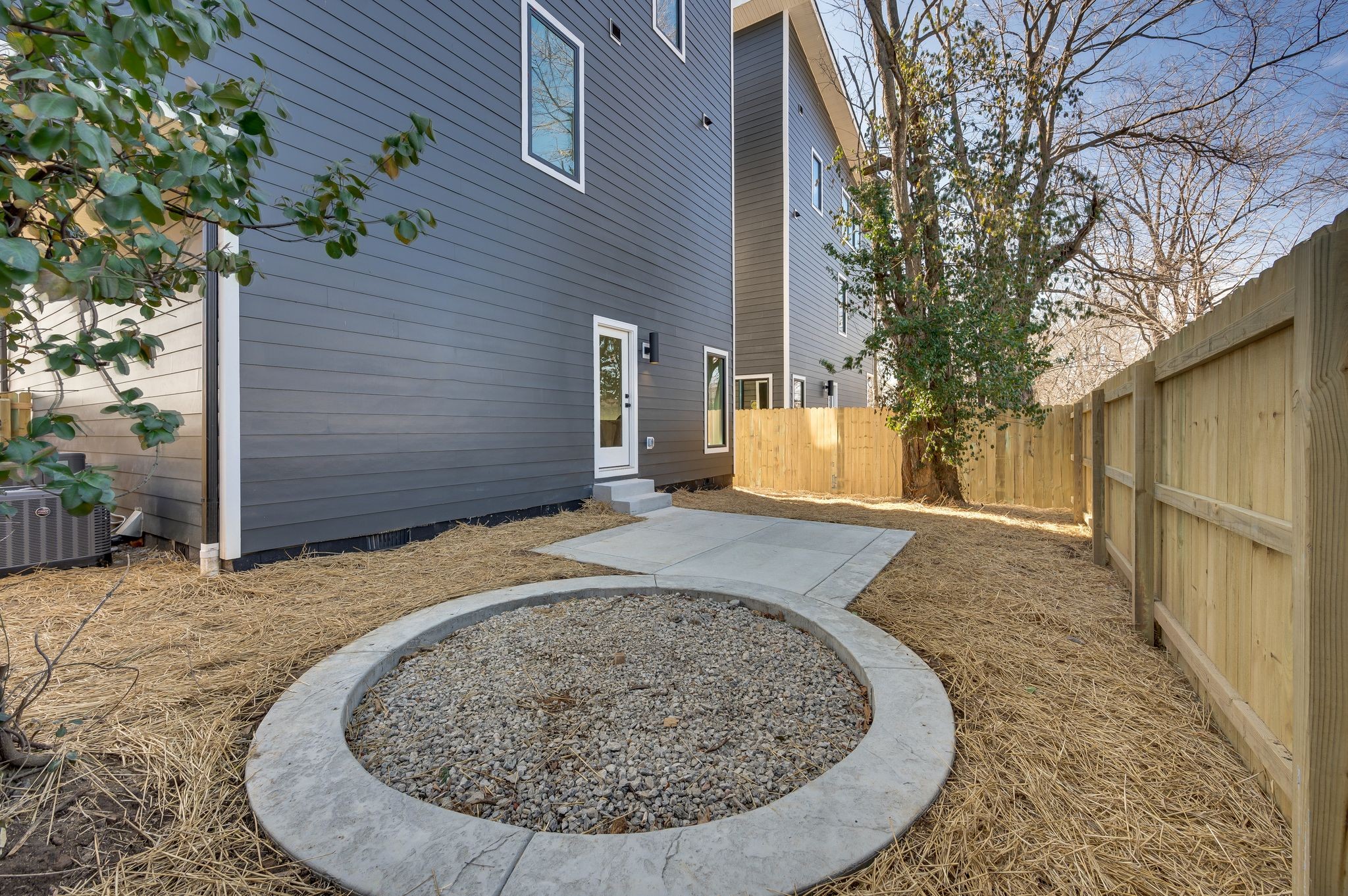 4B Belle Forrest Ave