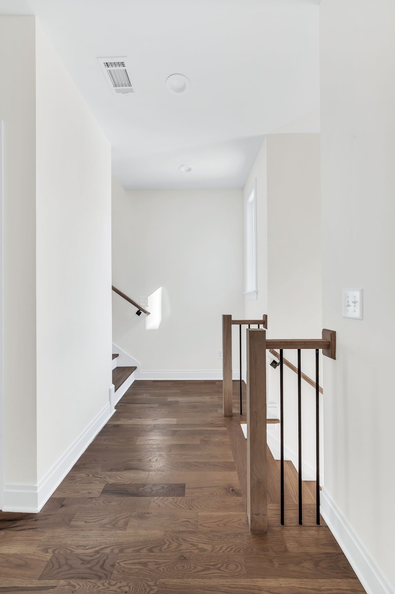 4B Belle Forrest Ave