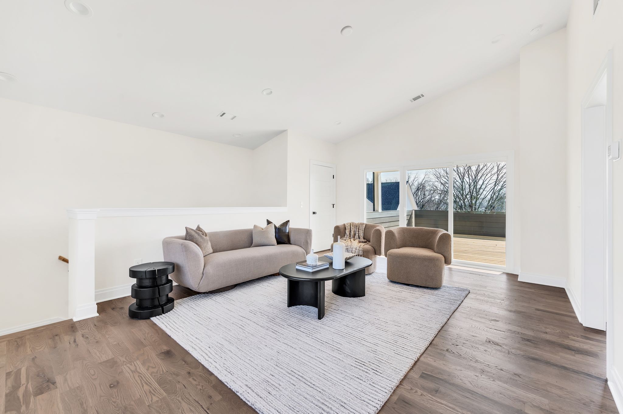 4B Belle Forrest Ave