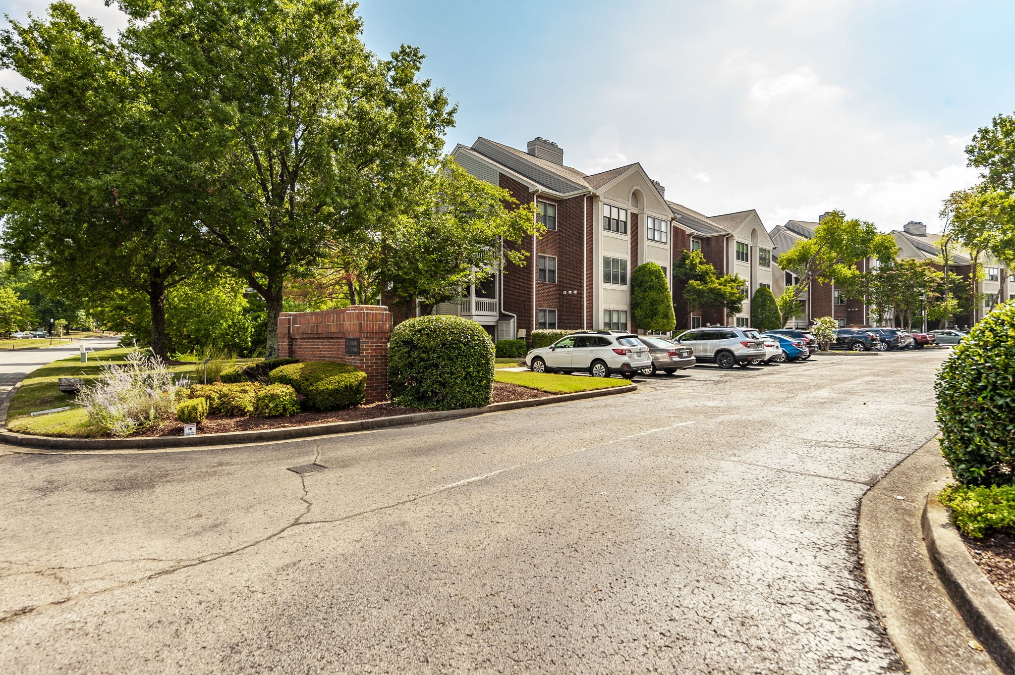 502 Ashlawn Ct Unit: 502