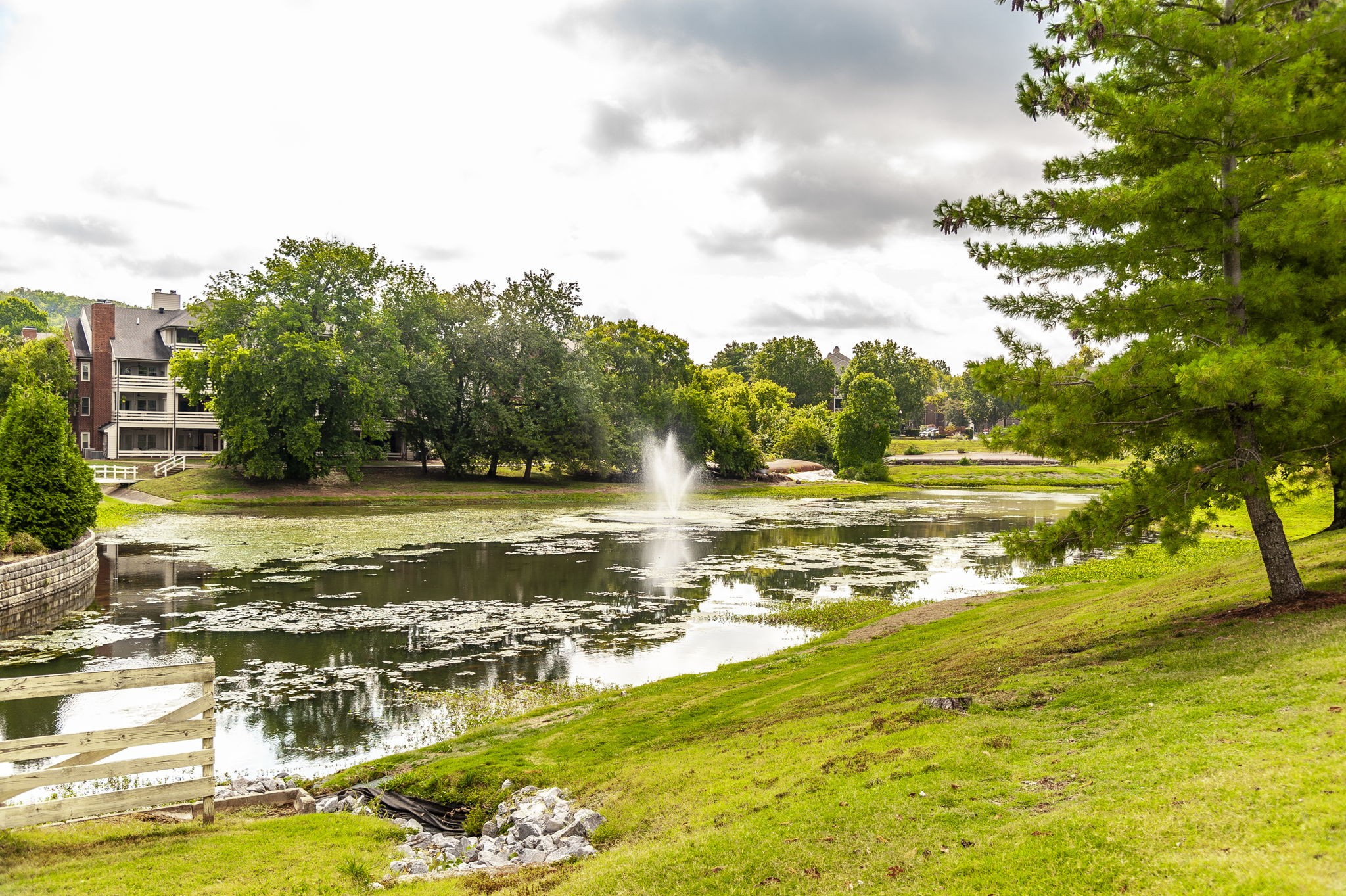 502 Ashlawn Ct Unit: 502