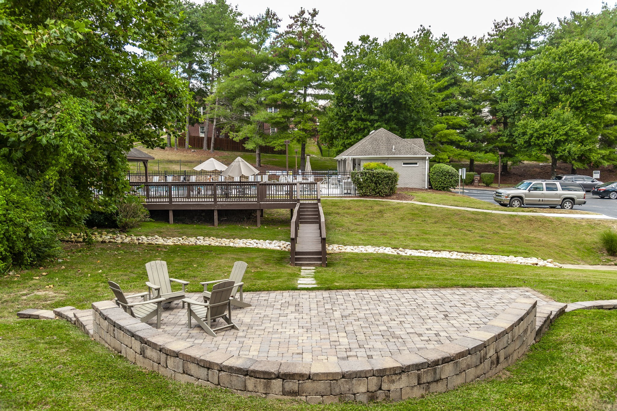 4725 Potomac Ln