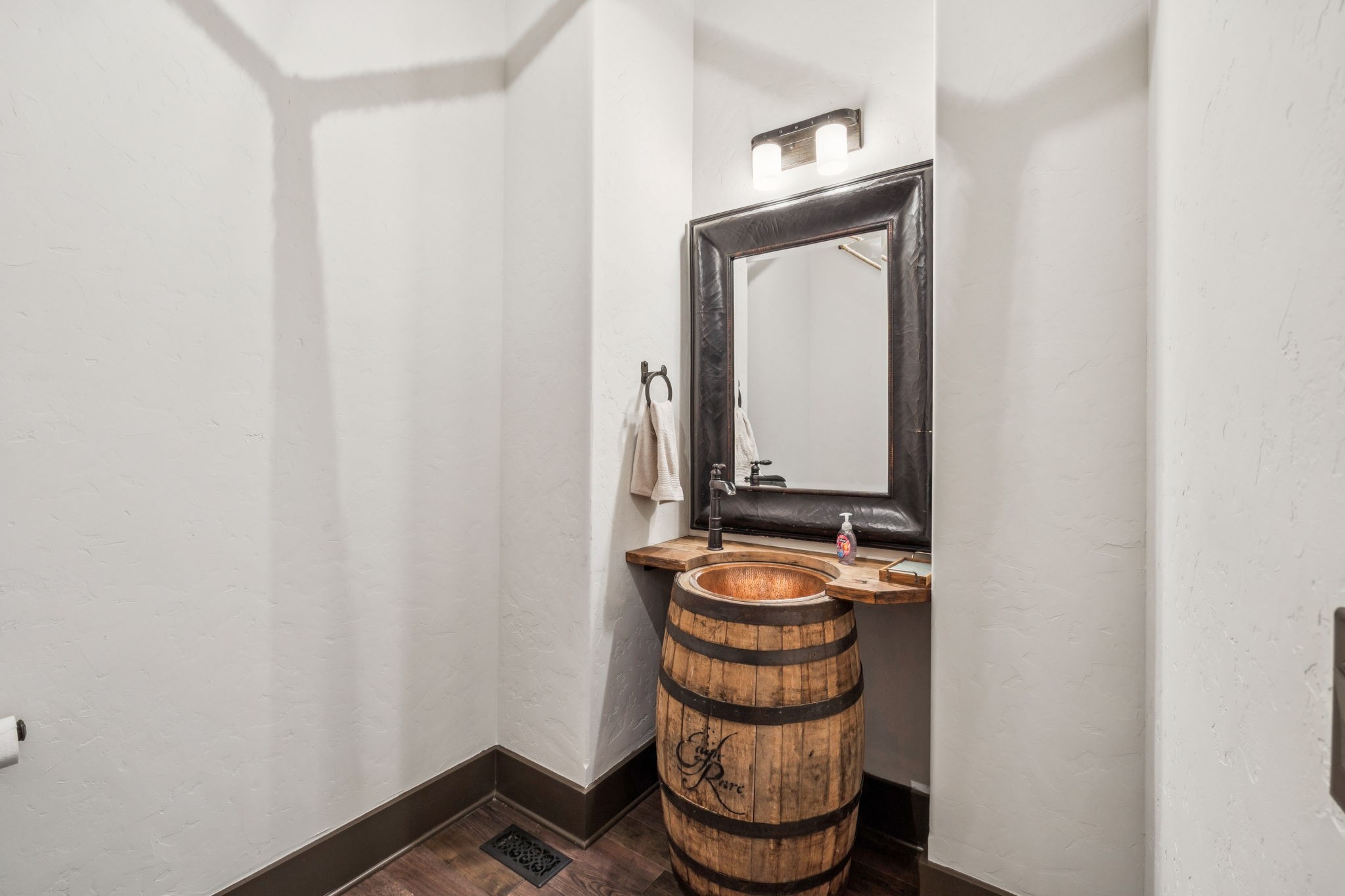 111 Guineveres Retreat