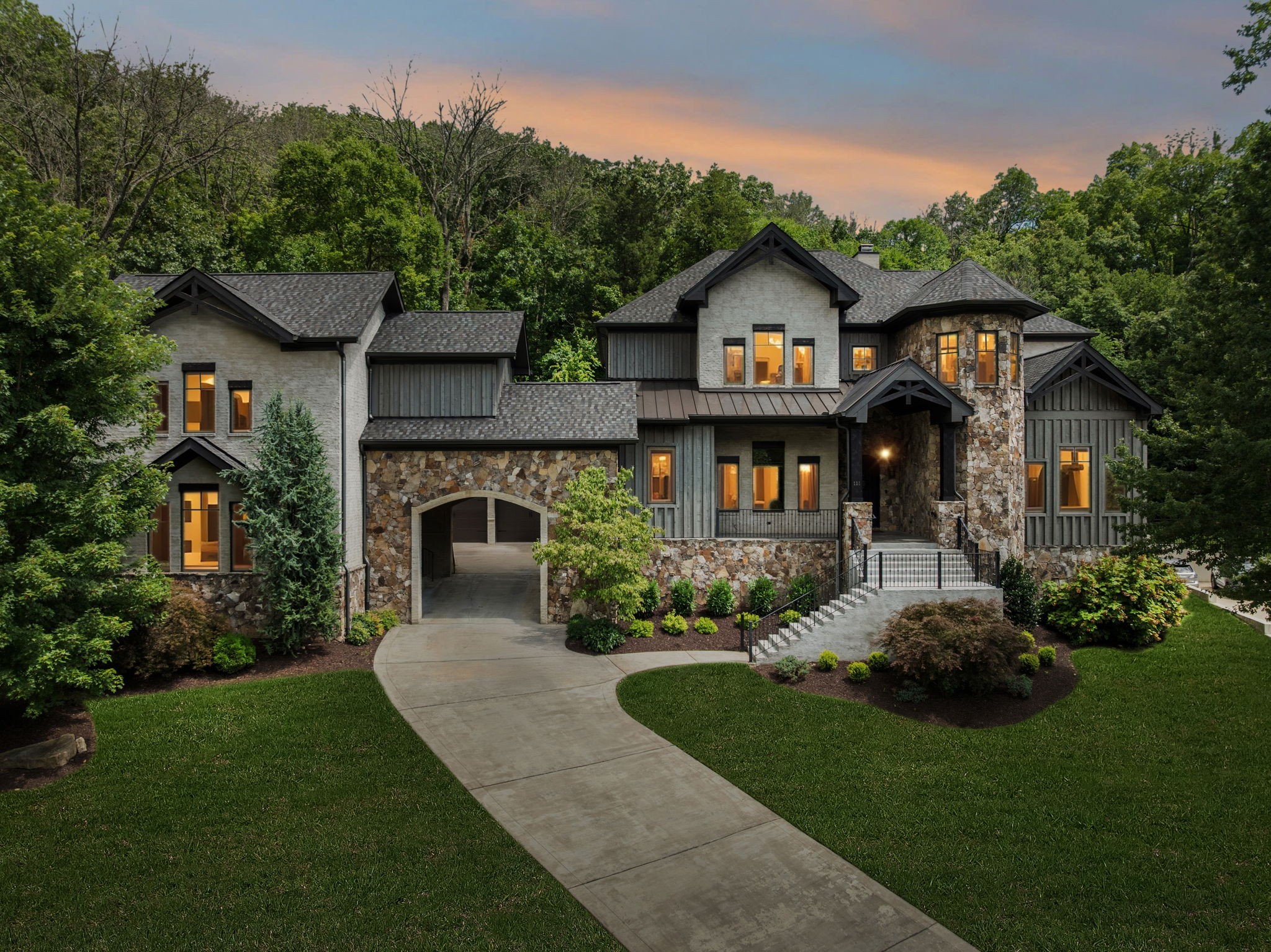 111 Guineveres Retreat