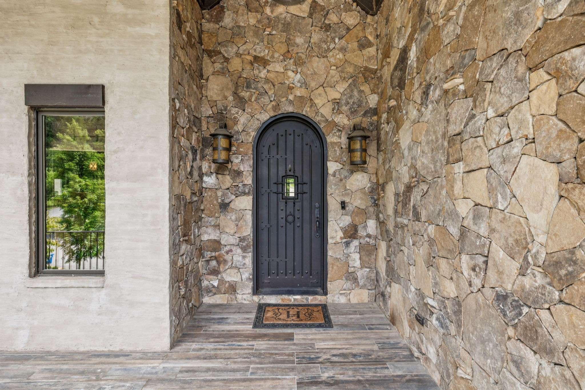 111 Guineveres Retreat