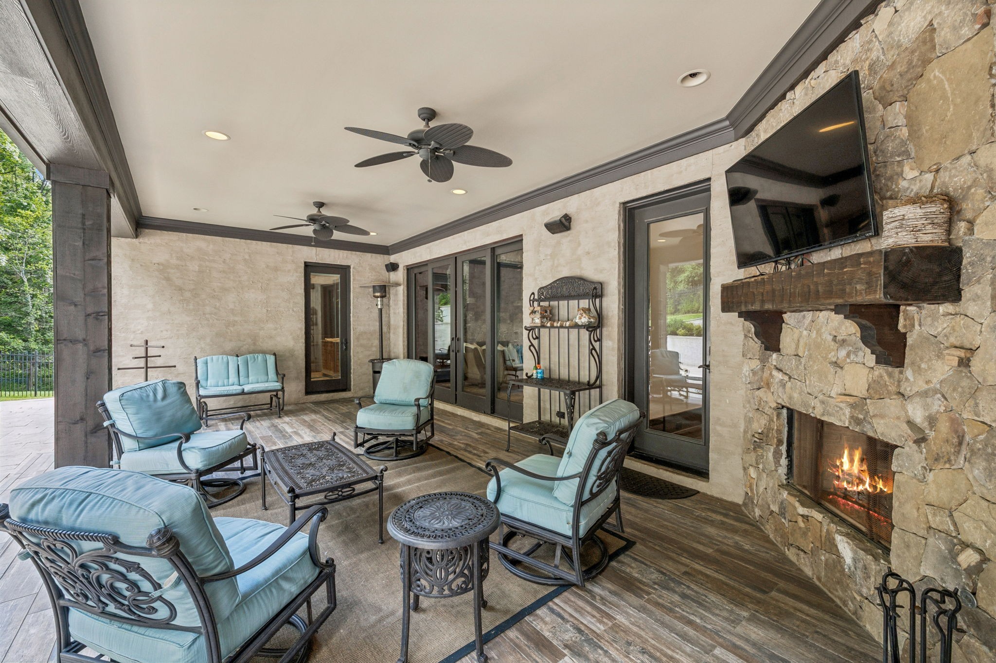 111 Guineveres Retreat