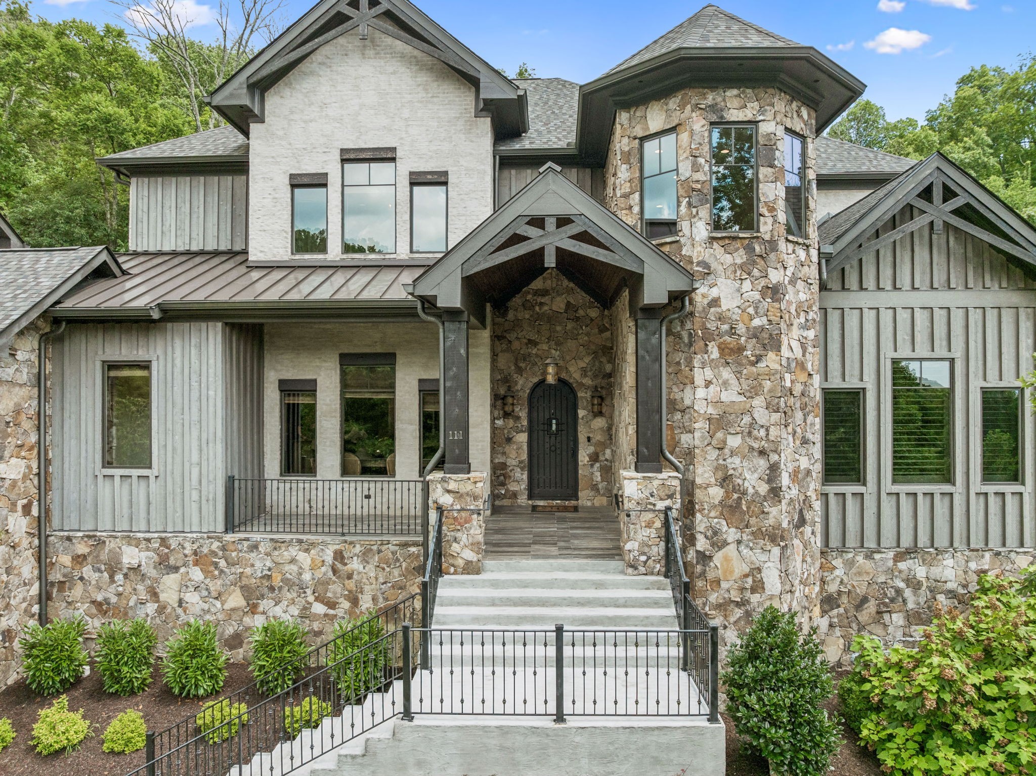 111 Guineveres Retreat