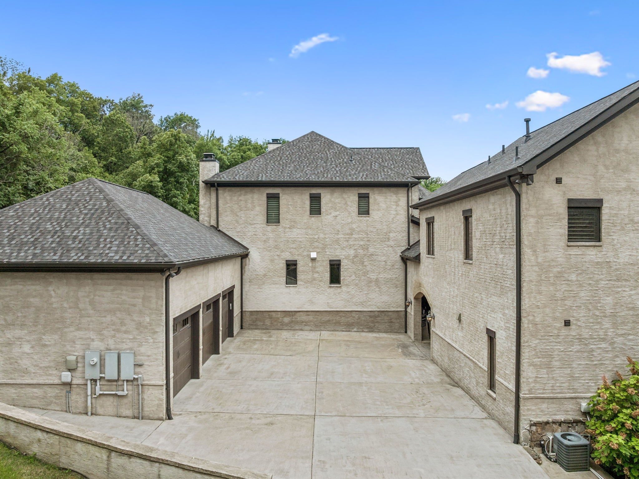 111 Guineveres Retreat