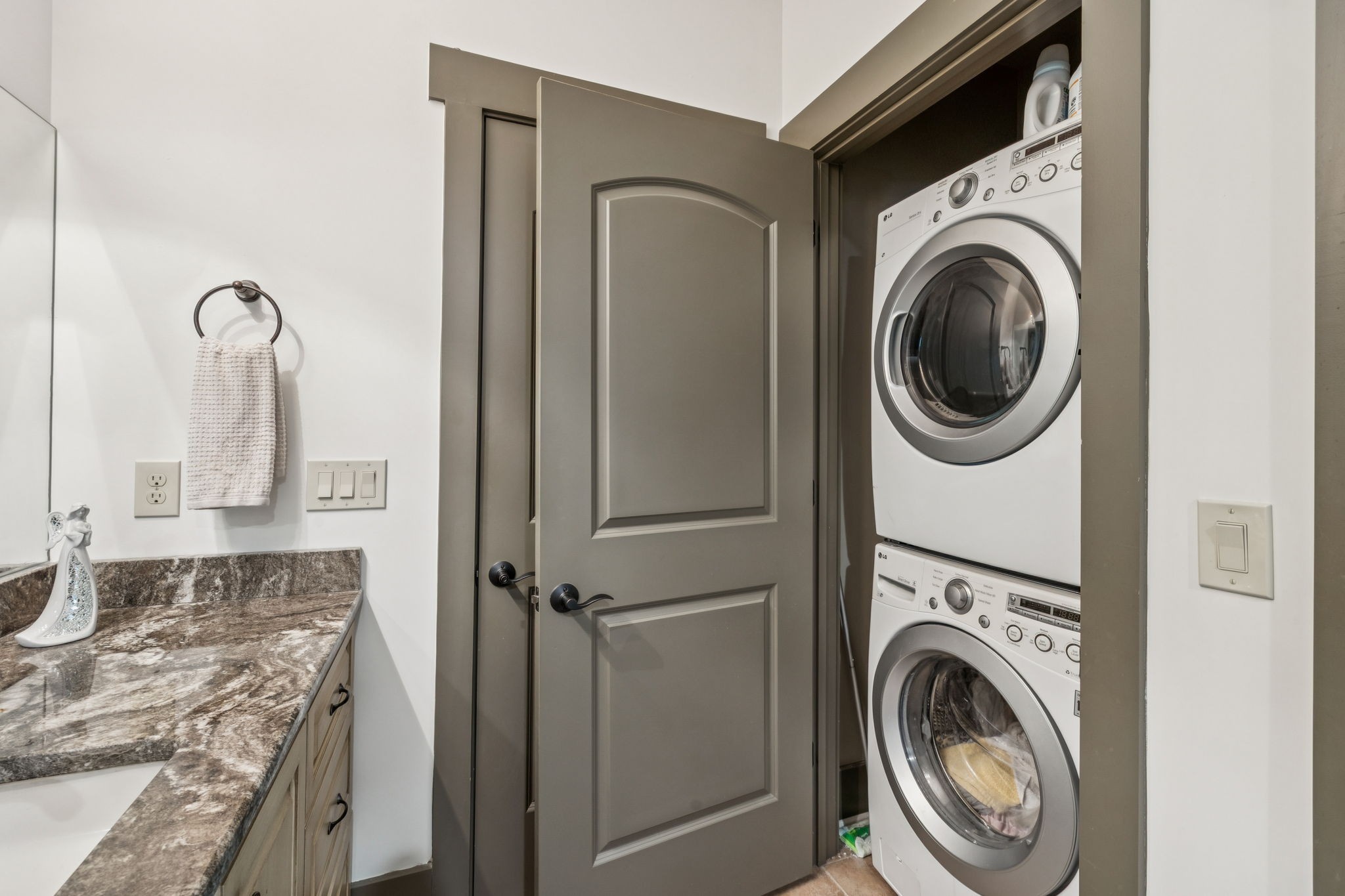 111 Guineveres Retreat