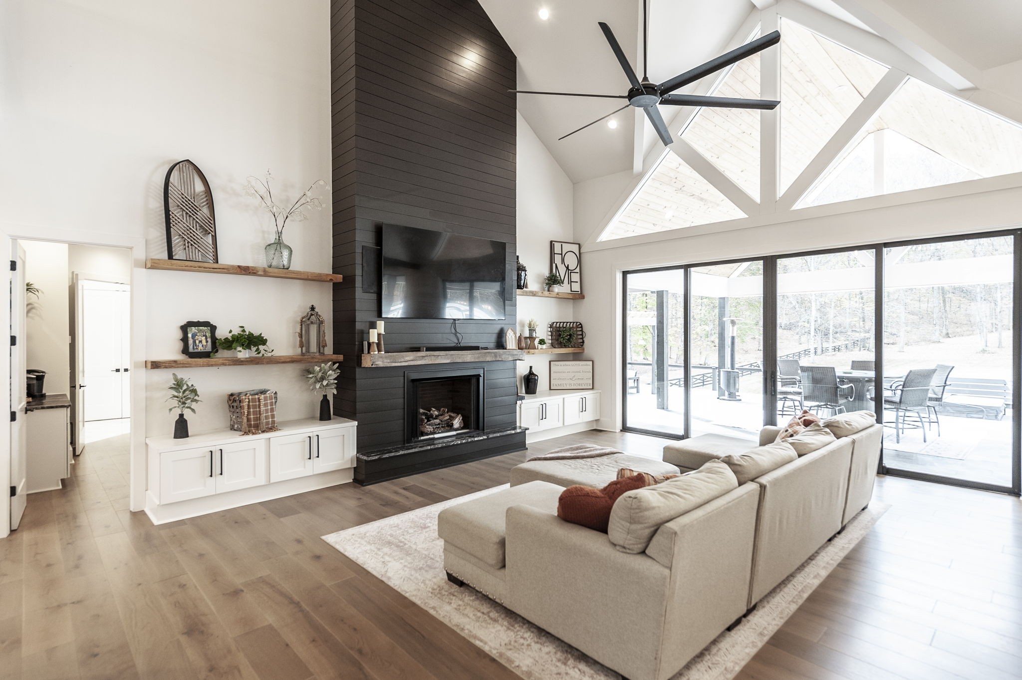 407 Hogans Branch Rd