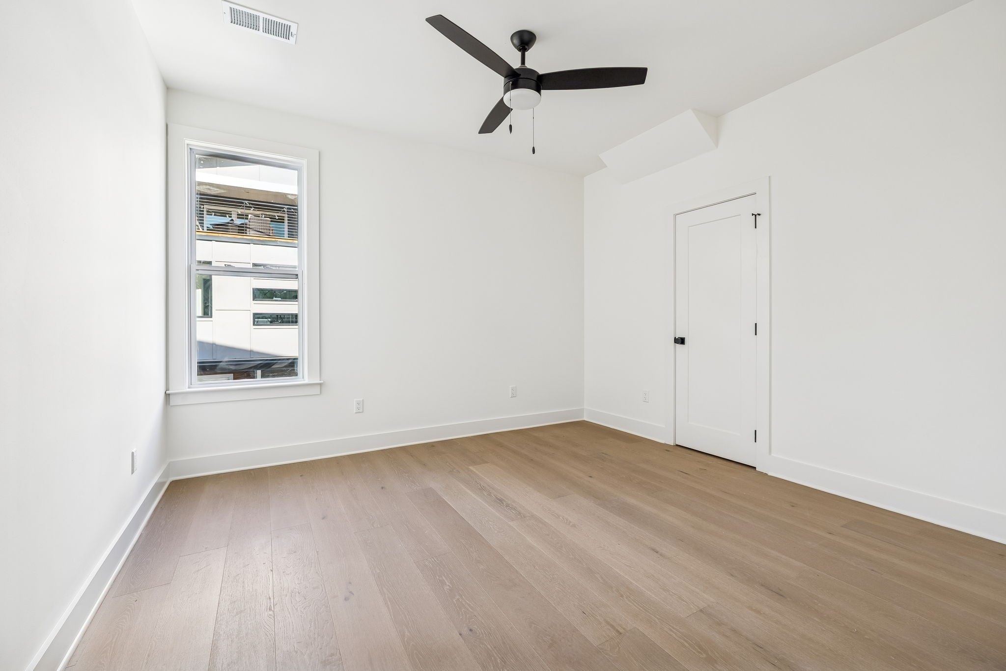 4C Belle Forrest Ave