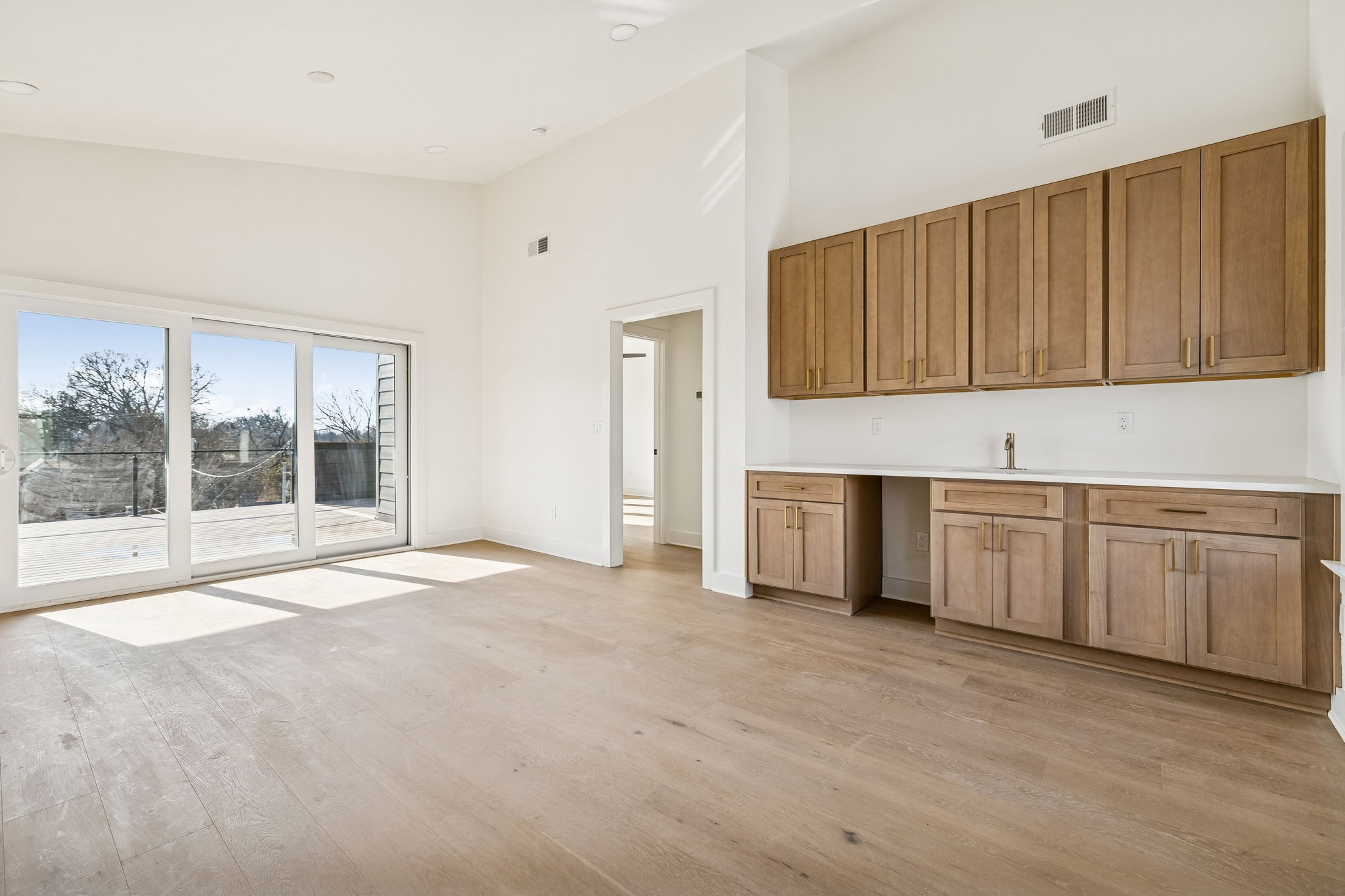 4C Belle Forrest Ave