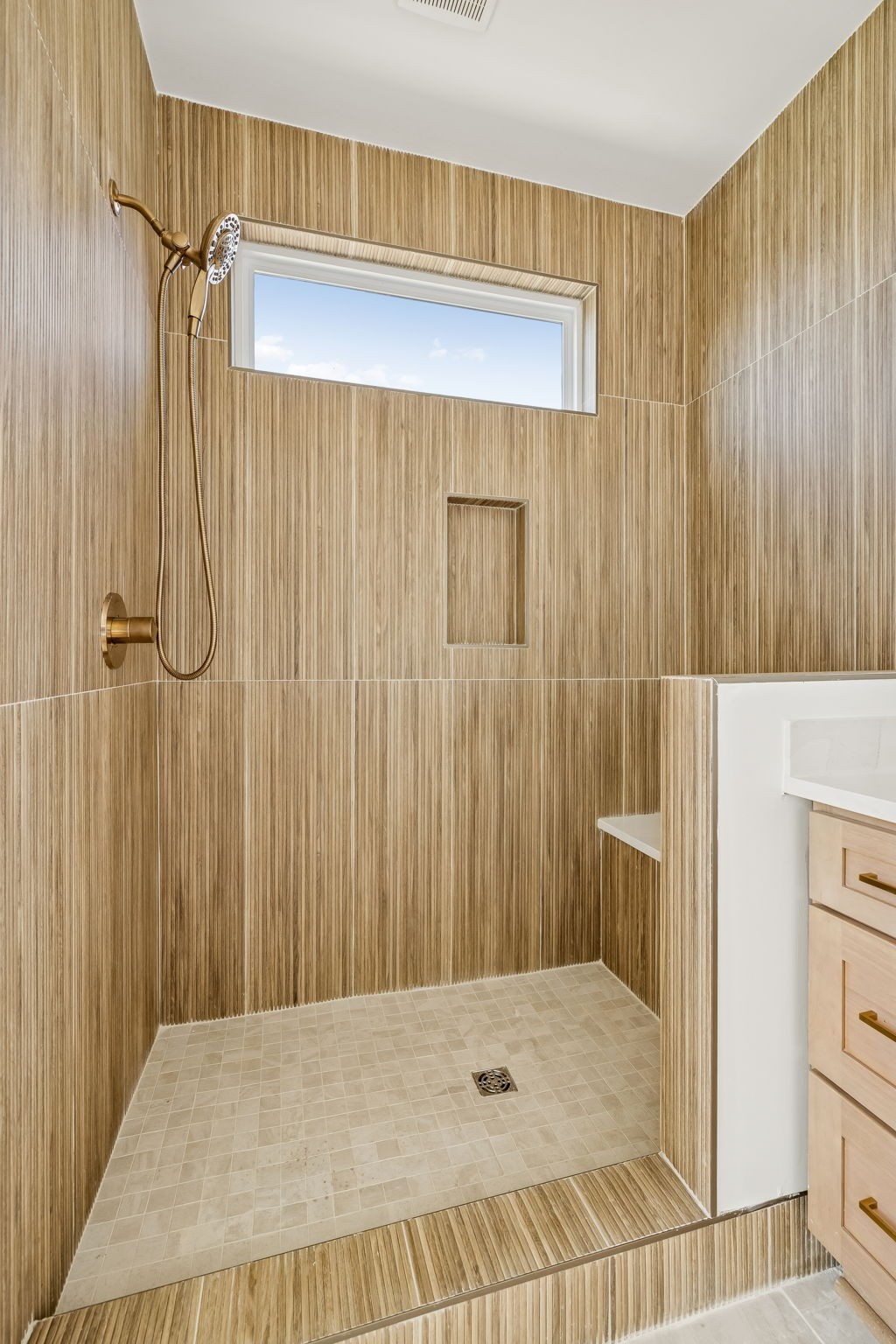 4C Belle Forrest Ave