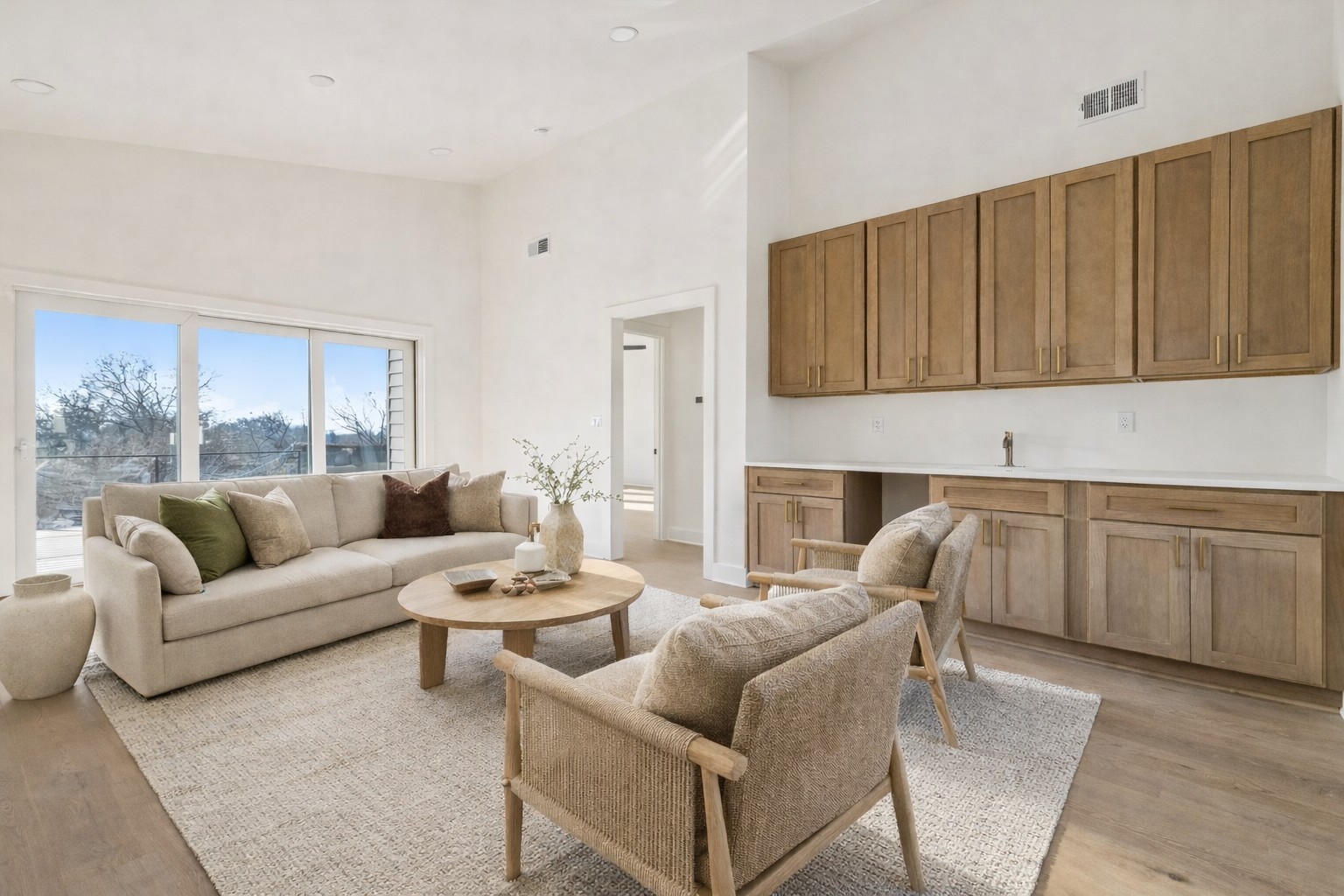 4C Belle Forrest Ave