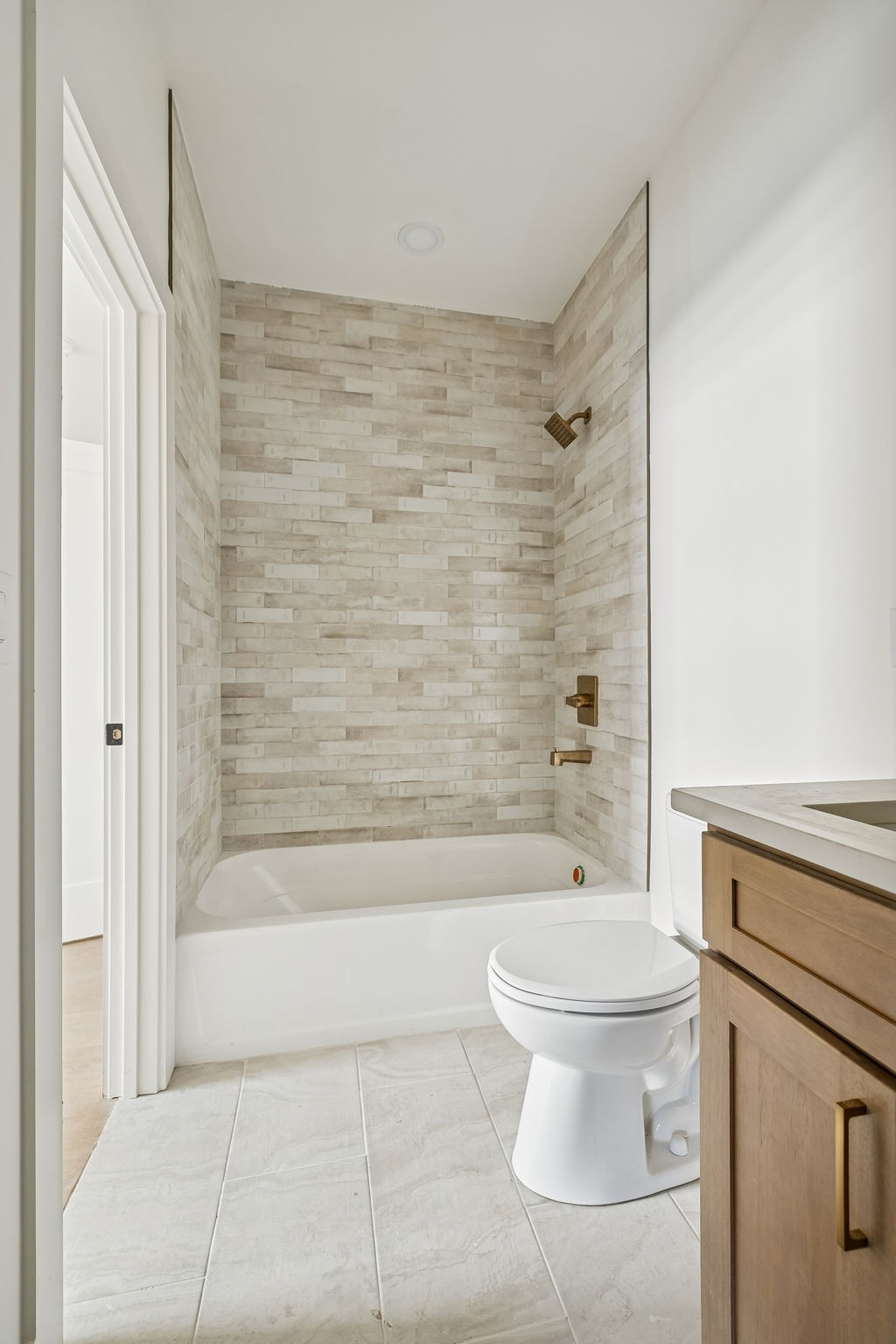 4C Belle Forrest Ave