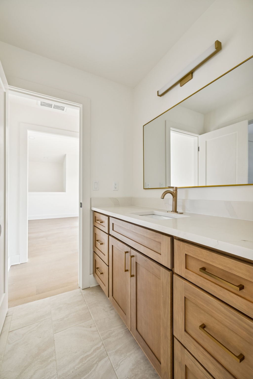 4C Belle Forrest Ave