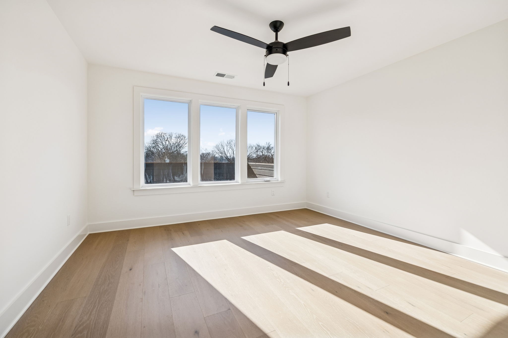 4C Belle Forrest Ave