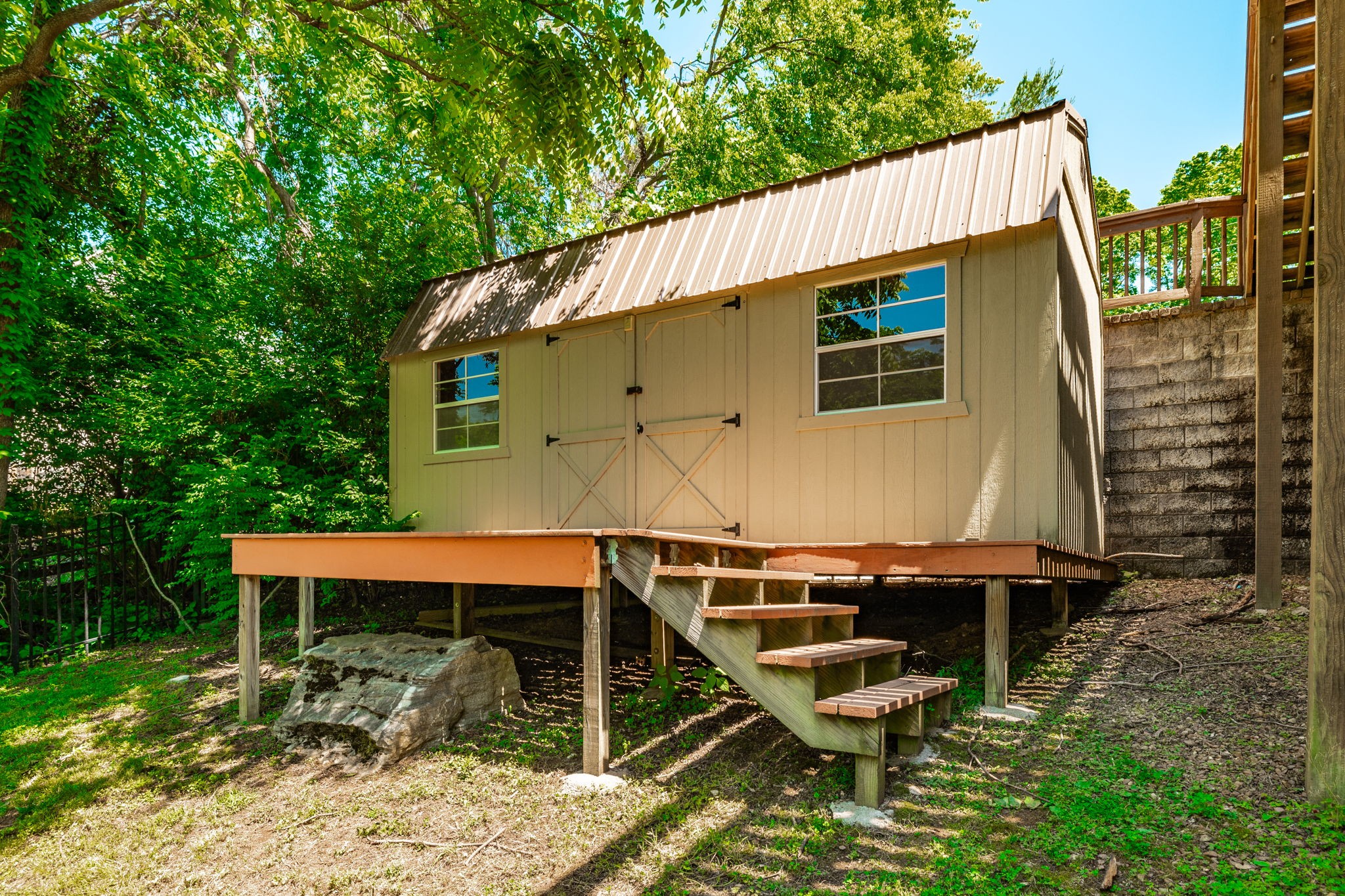 4237 Warren Rd