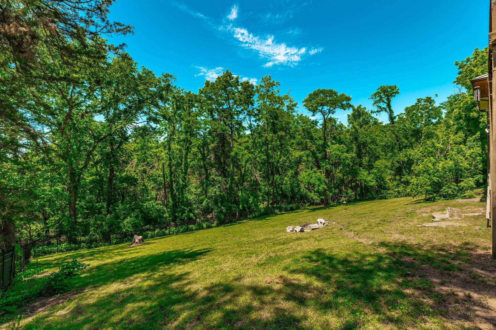 4237 Warren Rd