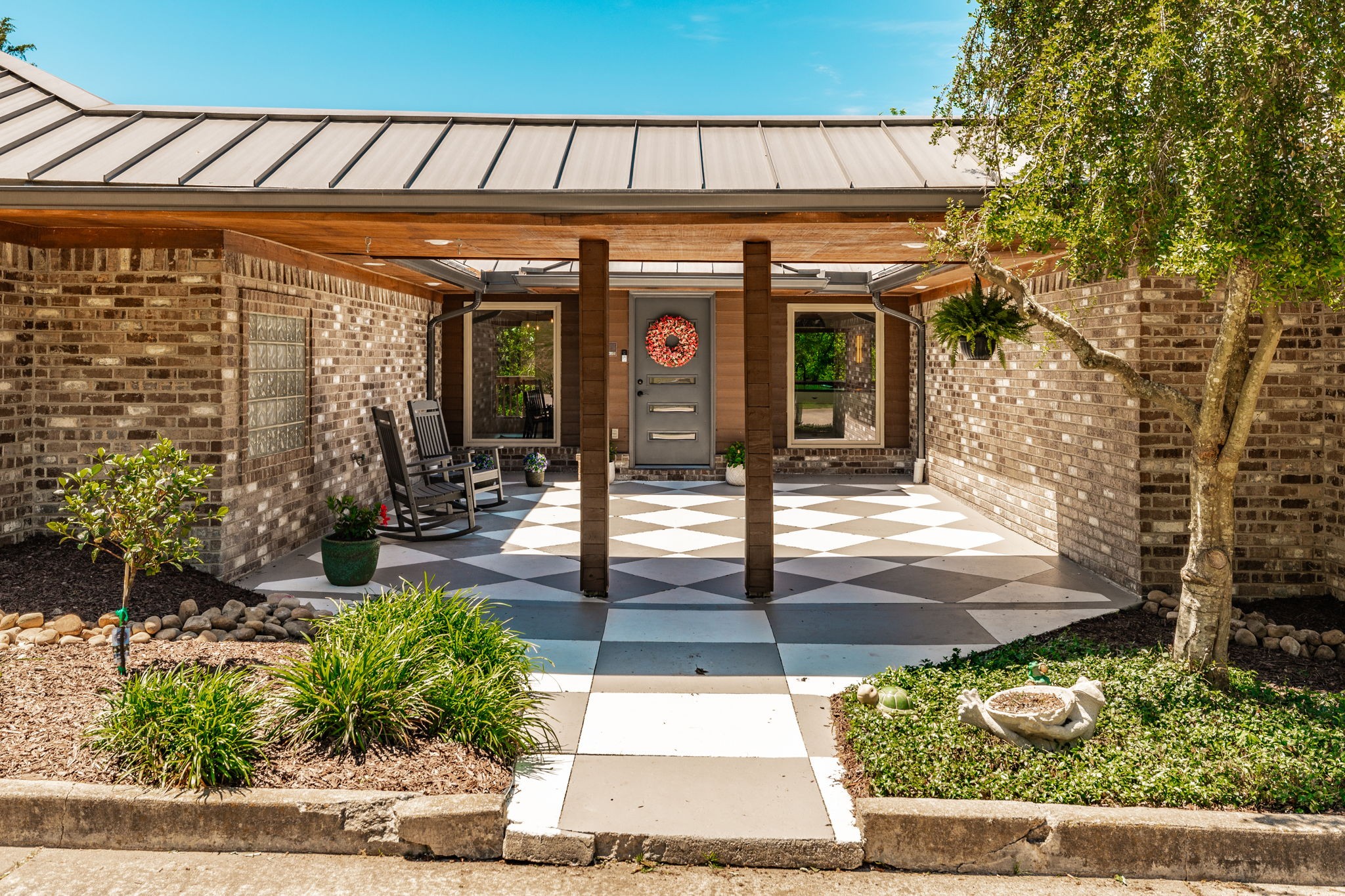 4237 Warren Rd