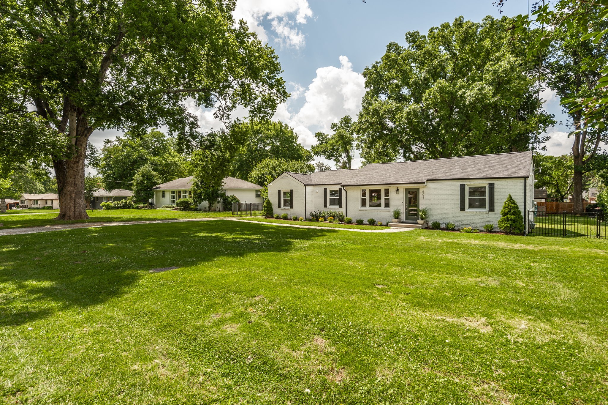 501 Brentlawn Dr