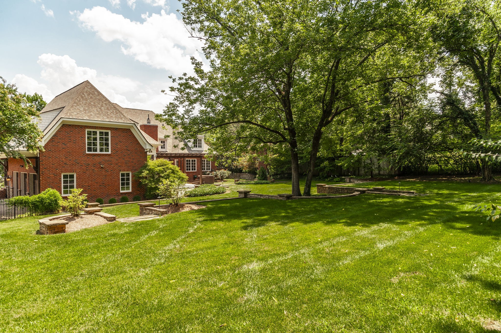 4301 Wallace Ln
