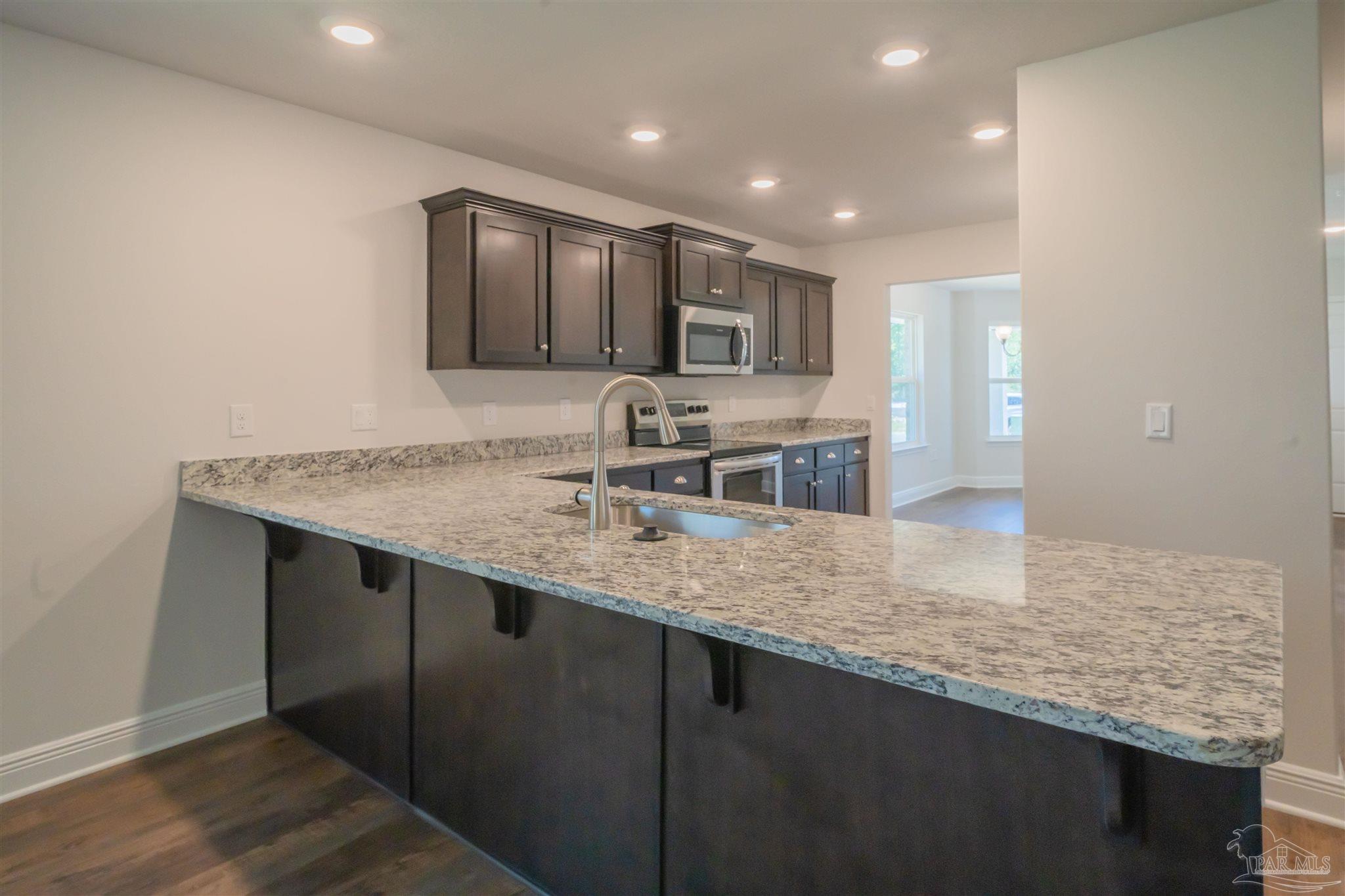 1711 Leigh Loop # 3C