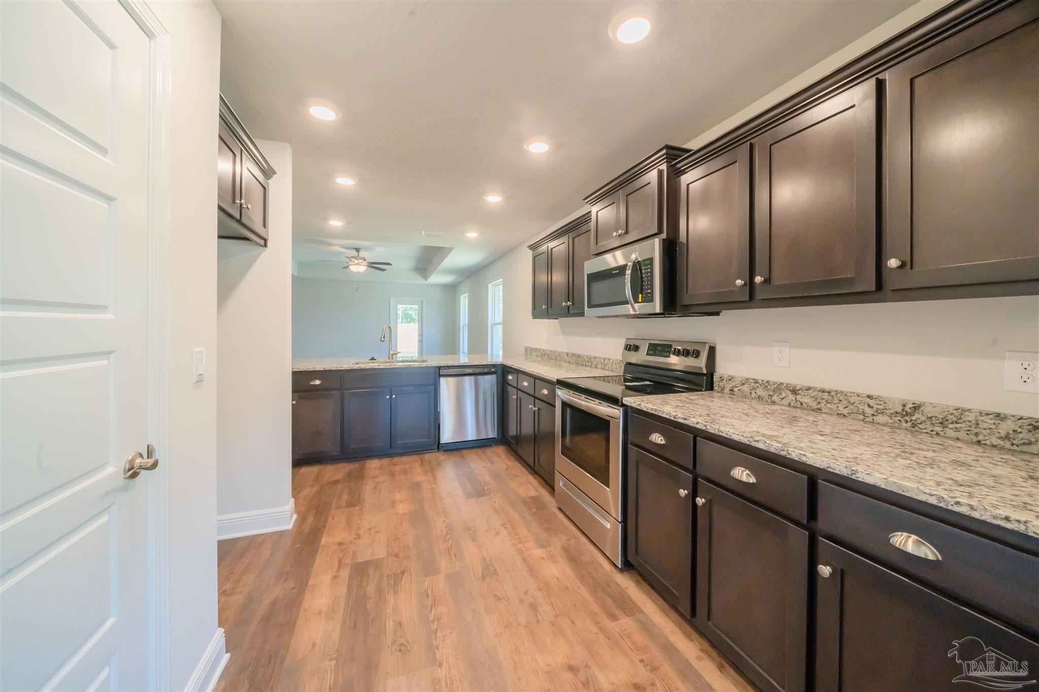 1711 Leigh Loop # 3C