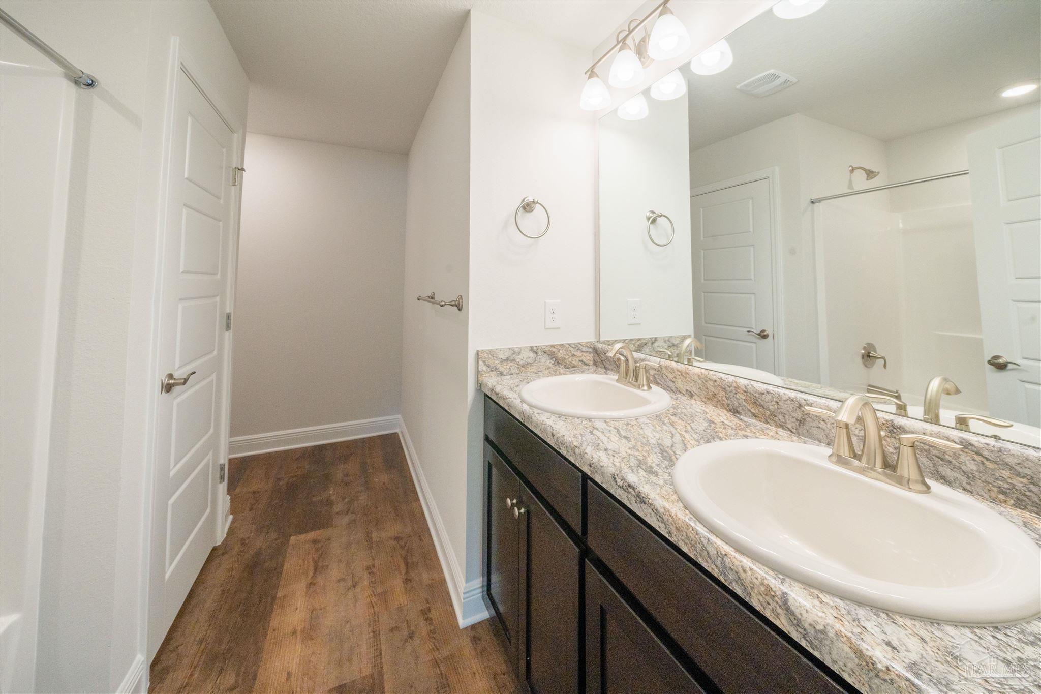 1711 Leigh Loop # 3C