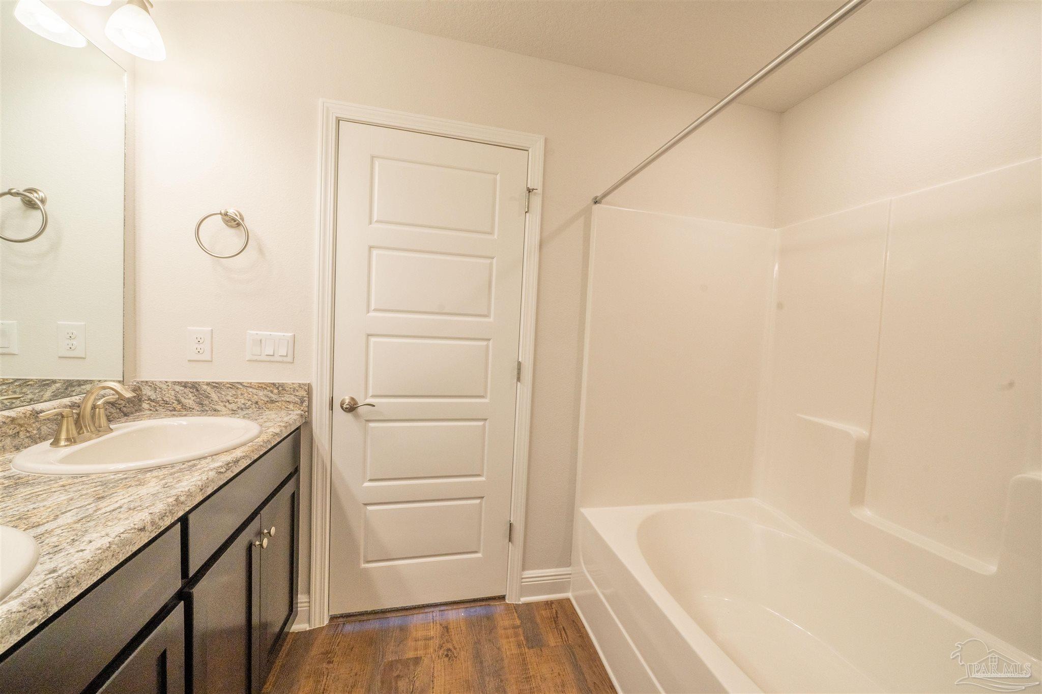 1711 Leigh Loop # 3C