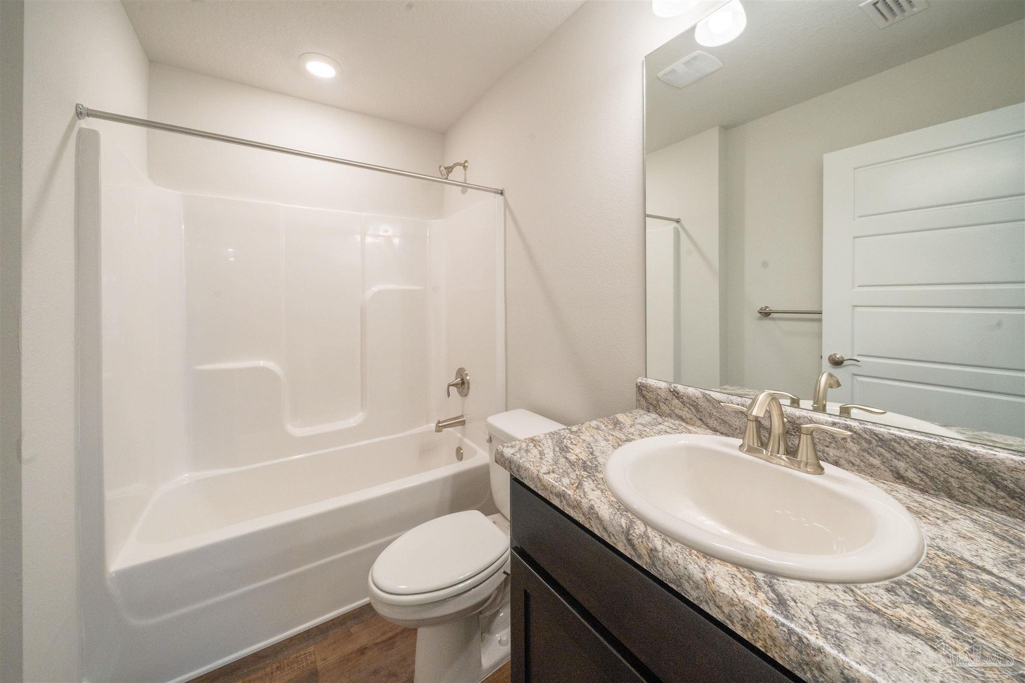 1711 Leigh Loop # 3C
