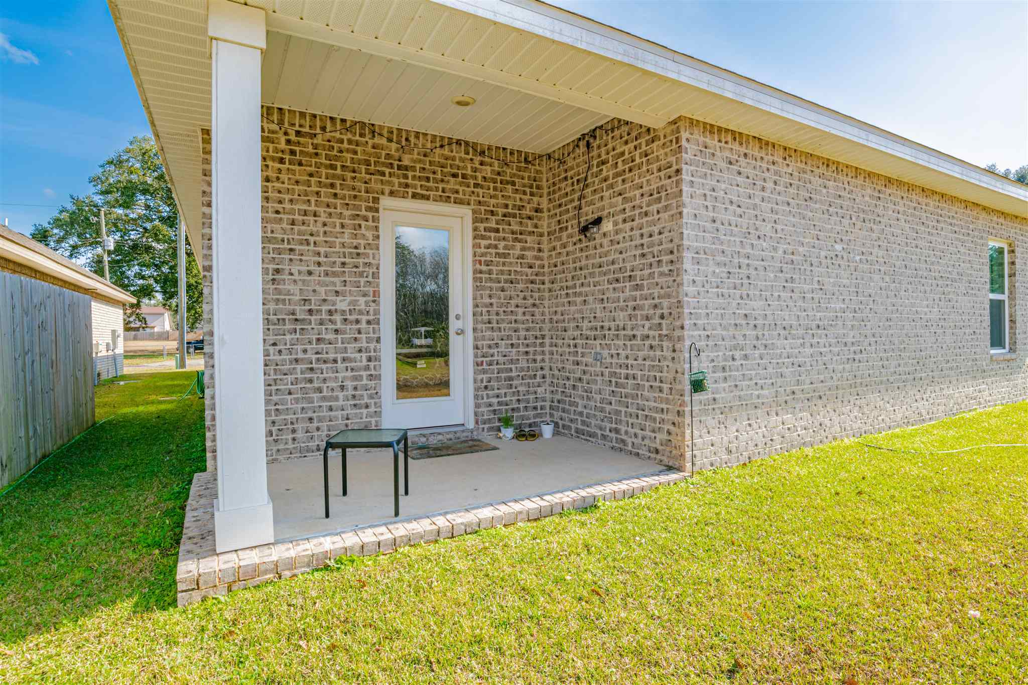 8825 Airway Dr