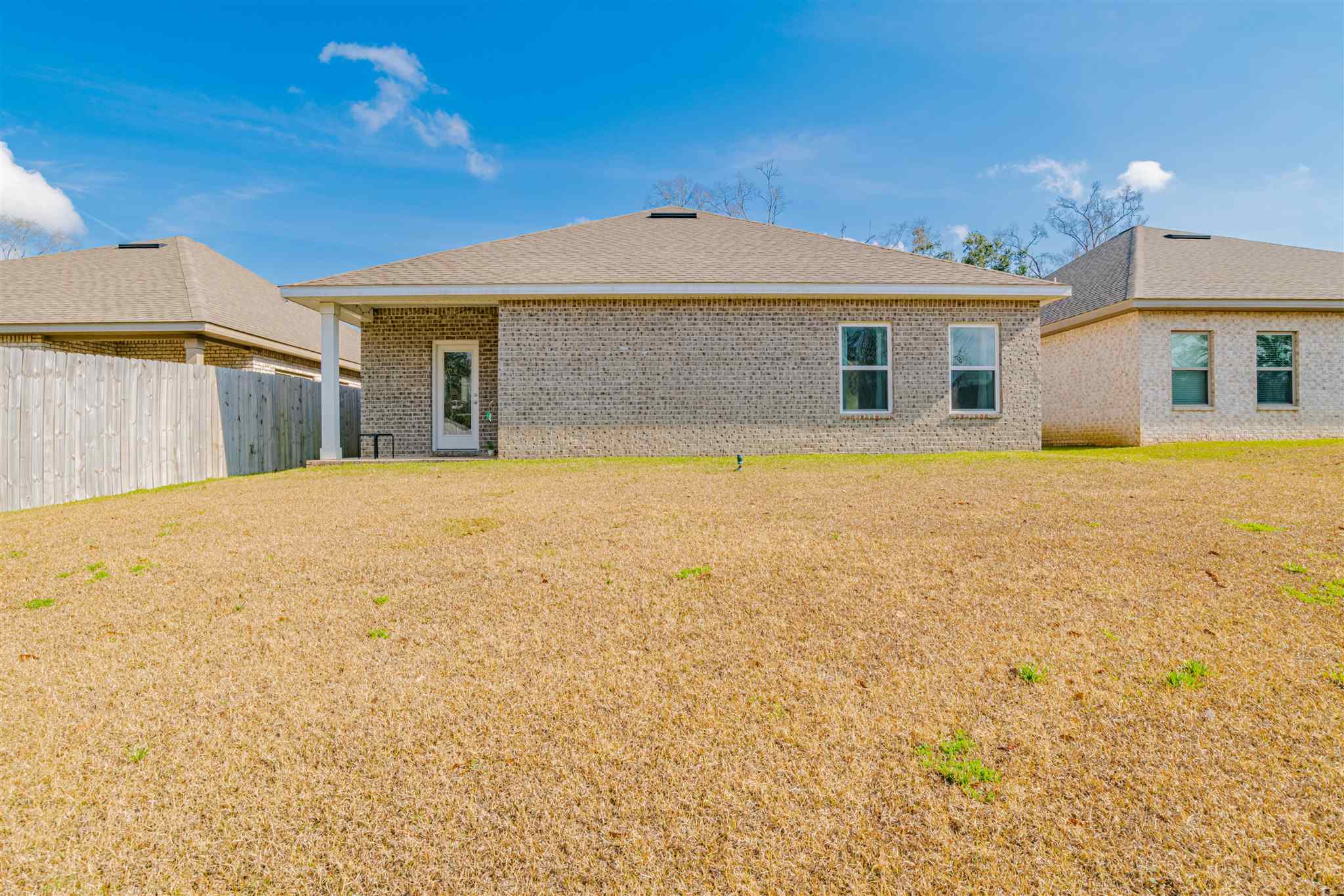 8825 Airway Dr