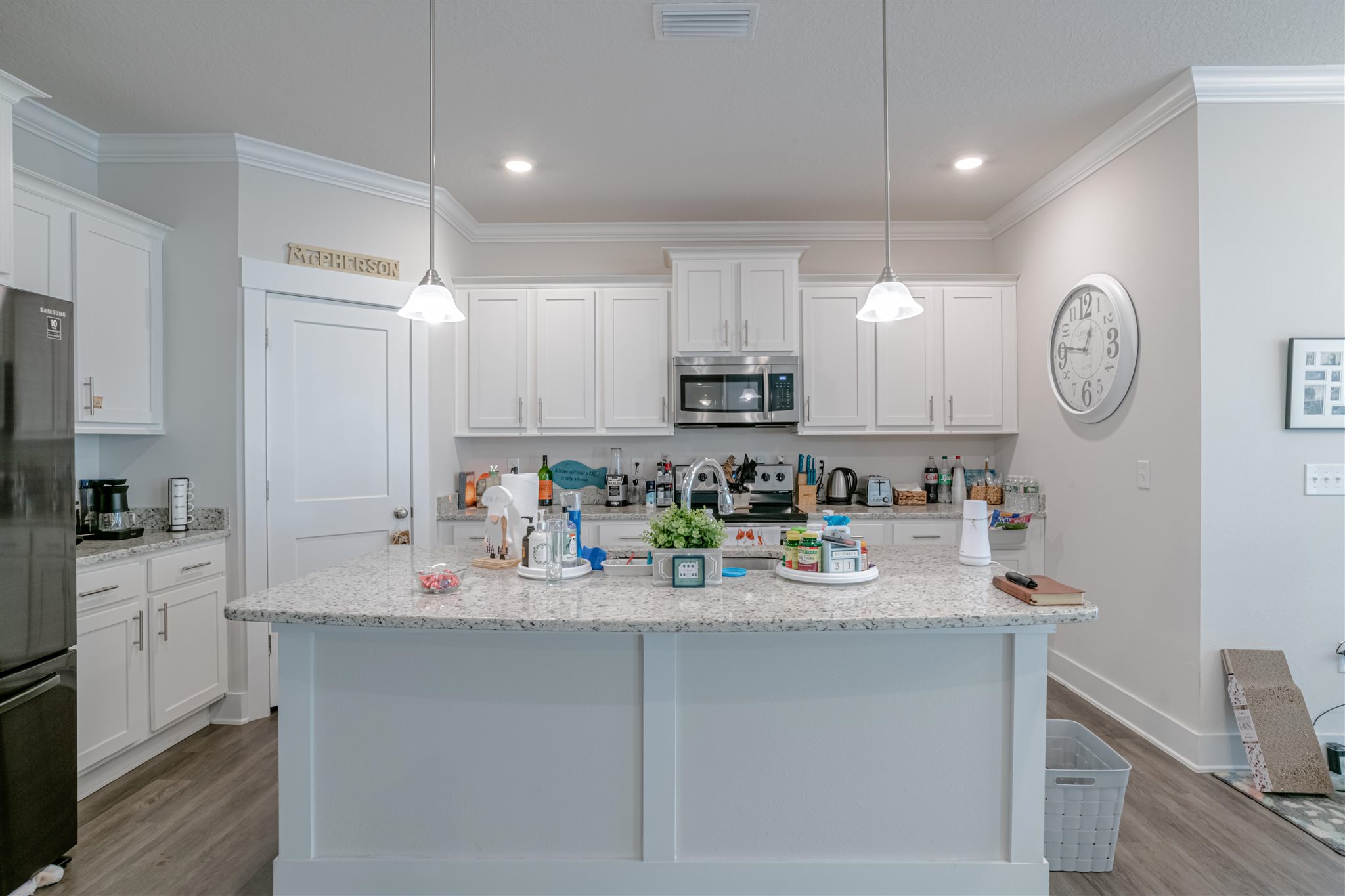 8825 Airway Dr